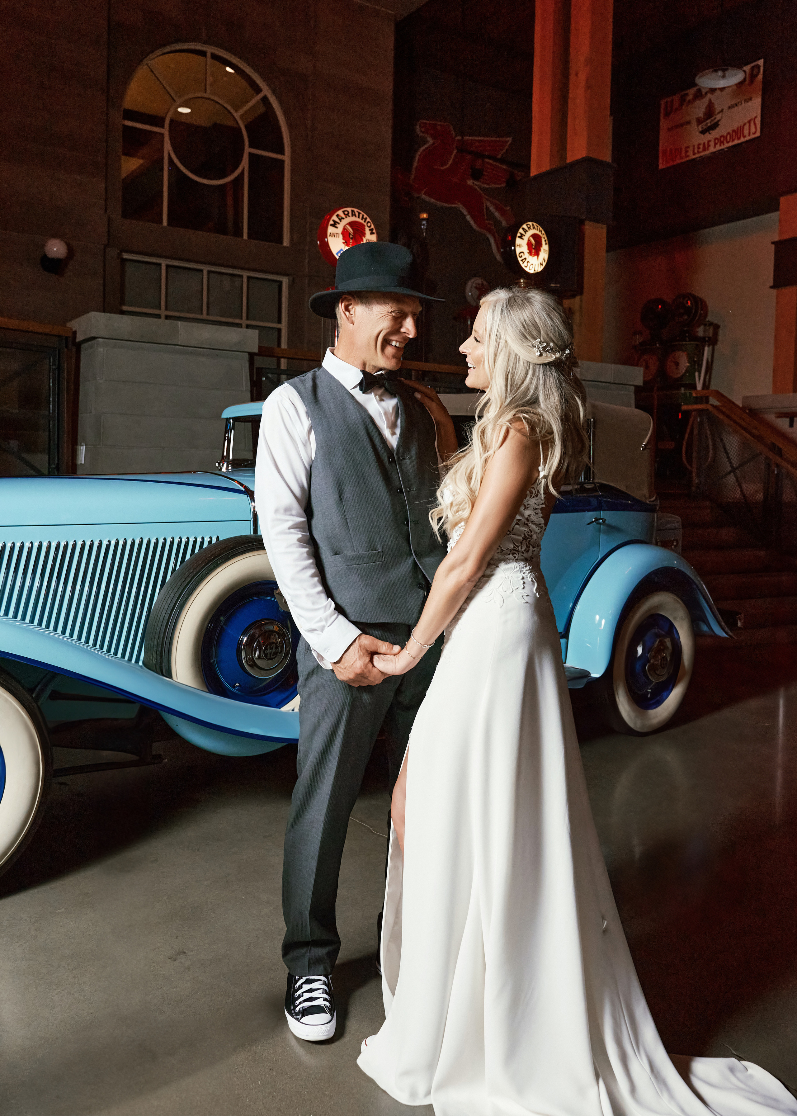 Wedding in Calgary Heritage park. Calgary wedding photo and video. Photographer Andrii Bielikov