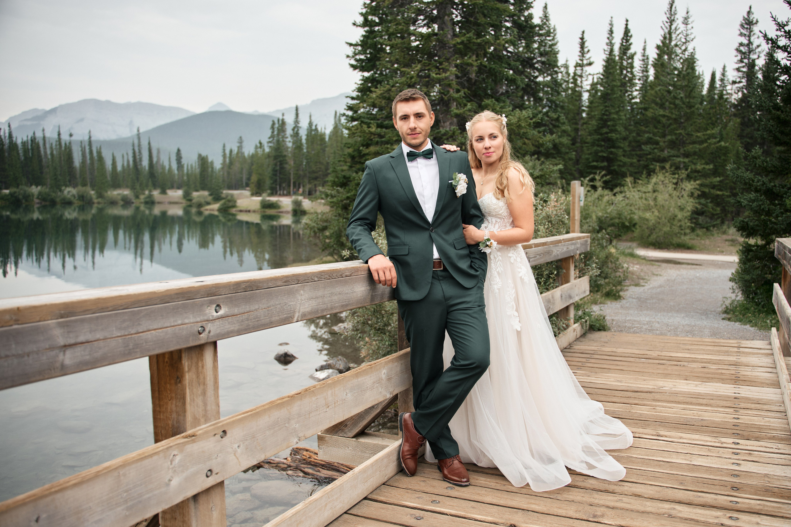 Natalie&Mat. A small, intimate wedding at Forgetmenot Lake, Kananaskis Park. Calgary wedding photo and video. Photographer Andrii Bielikov