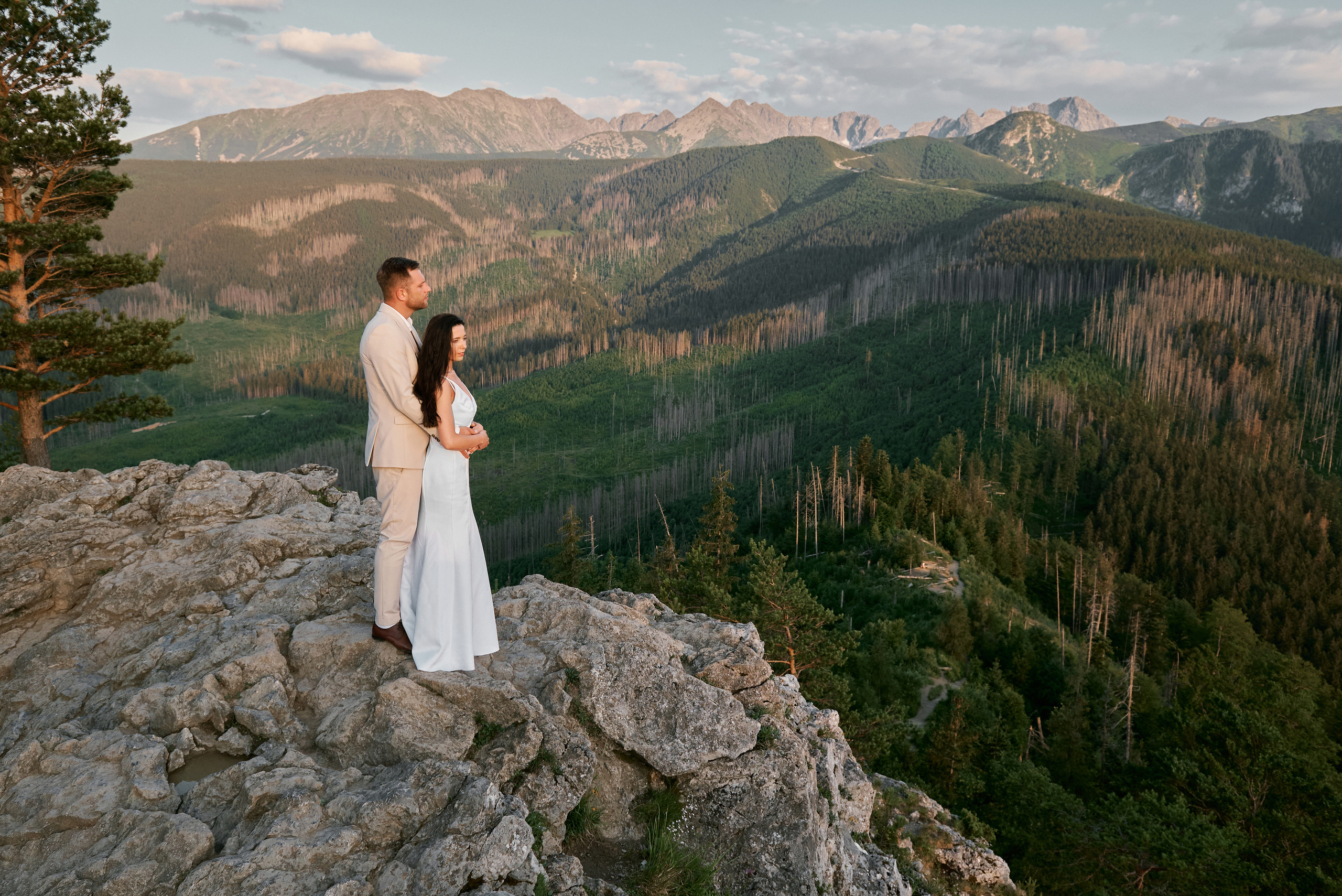 Weddings. Calgary wedding photo and video. Photographer Andrii Bielikov