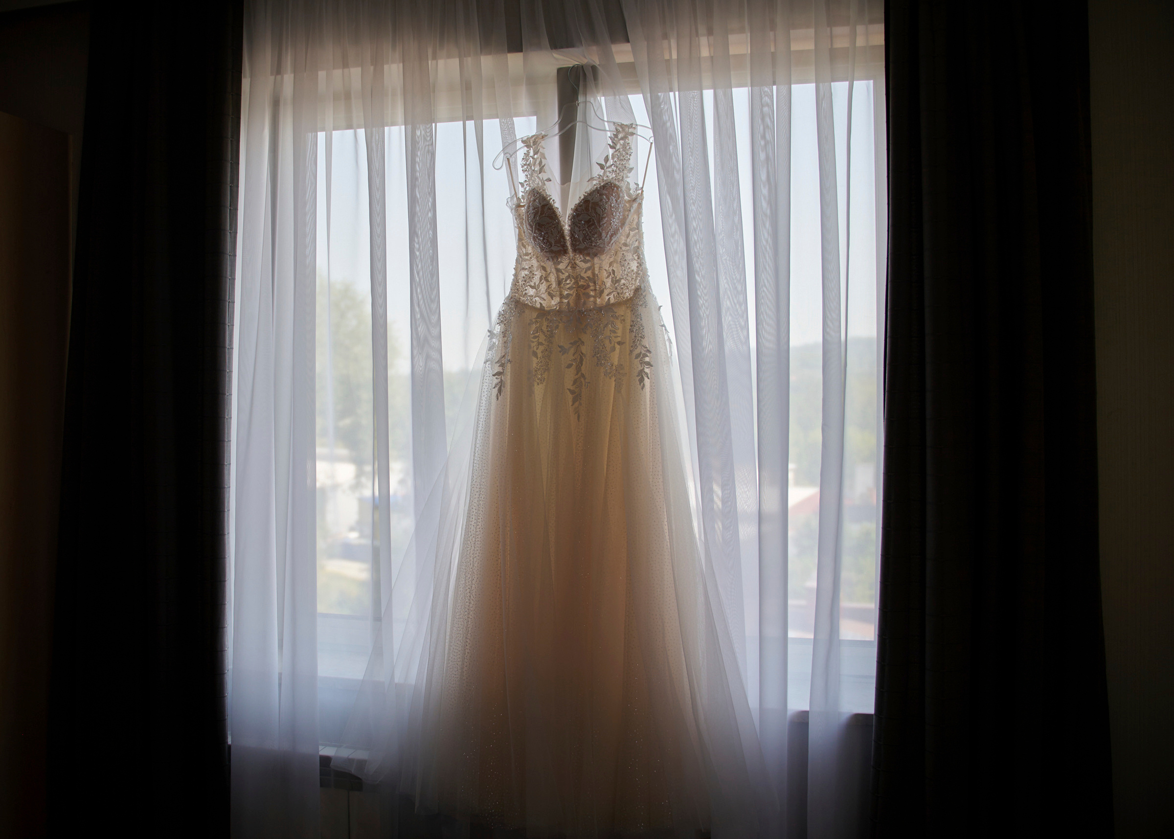 Wedding day. Calgary wedding photo and video. Photographer Andrii Bielikov