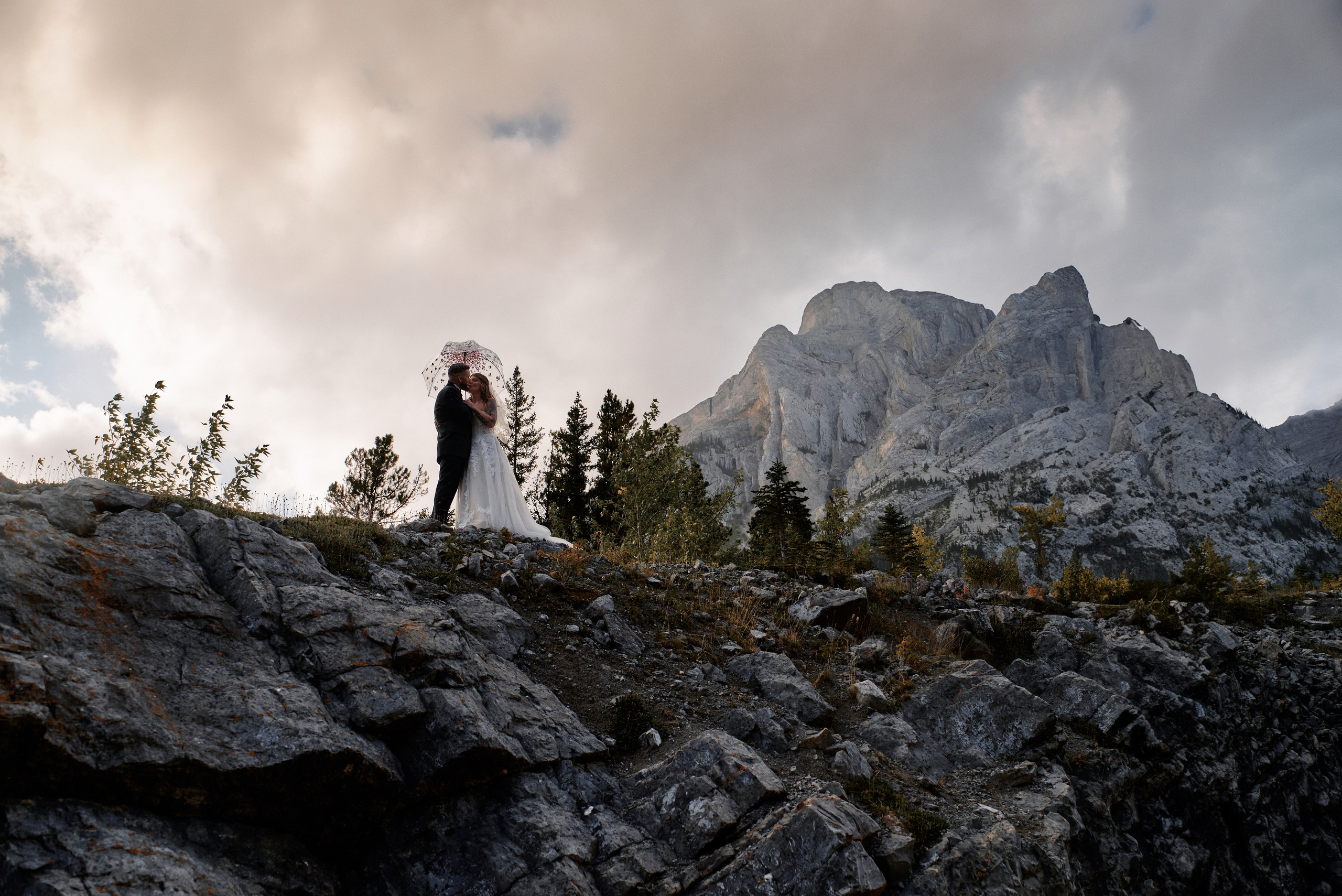 Benjamin&Courtney. Wedding in Kananaskis Park. Calgary wedding photo and video. Photographer Andrii Bielikov