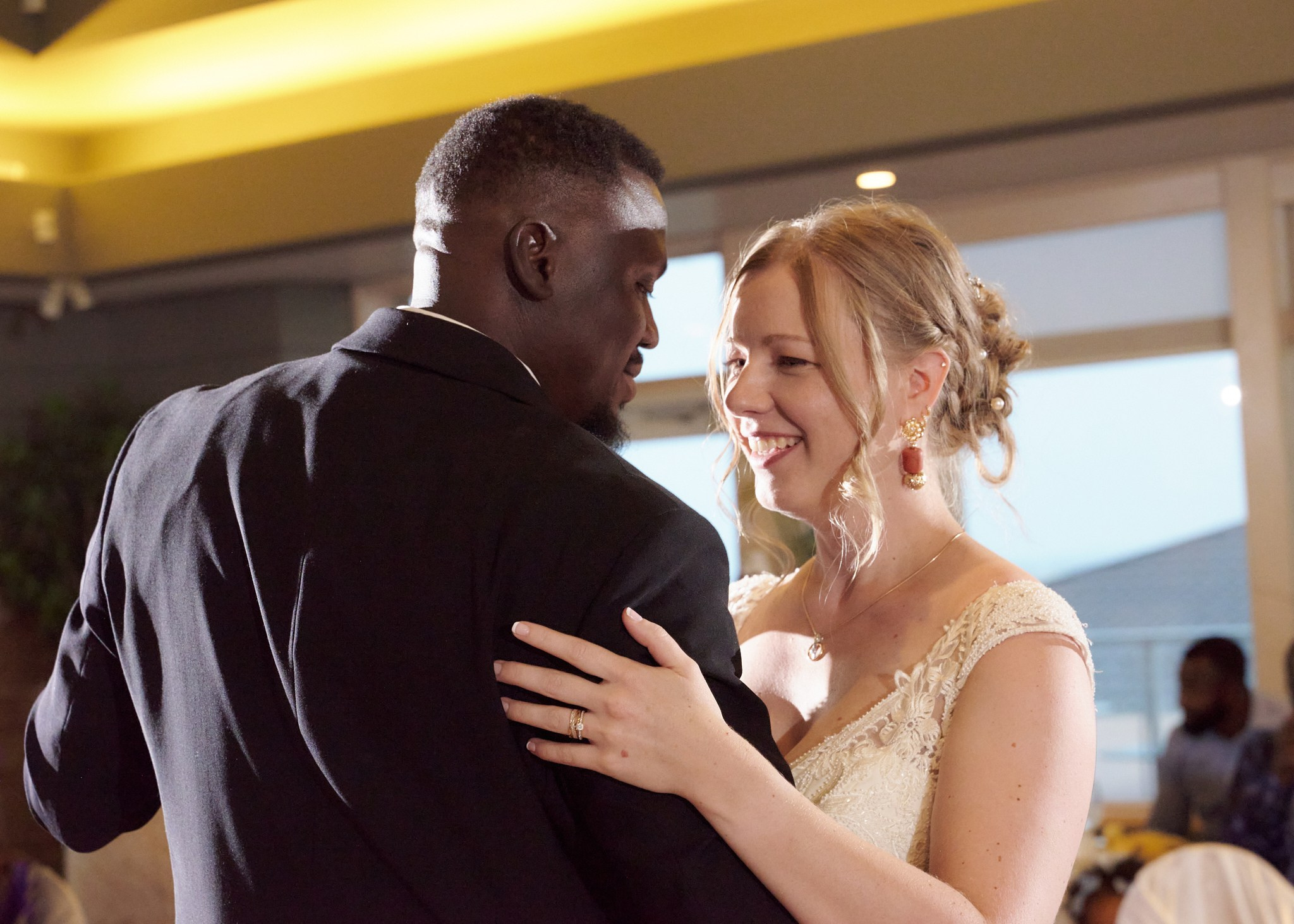 Femi & Jen. Calgary wedding photo and video. Photographer Andrii Bielikov