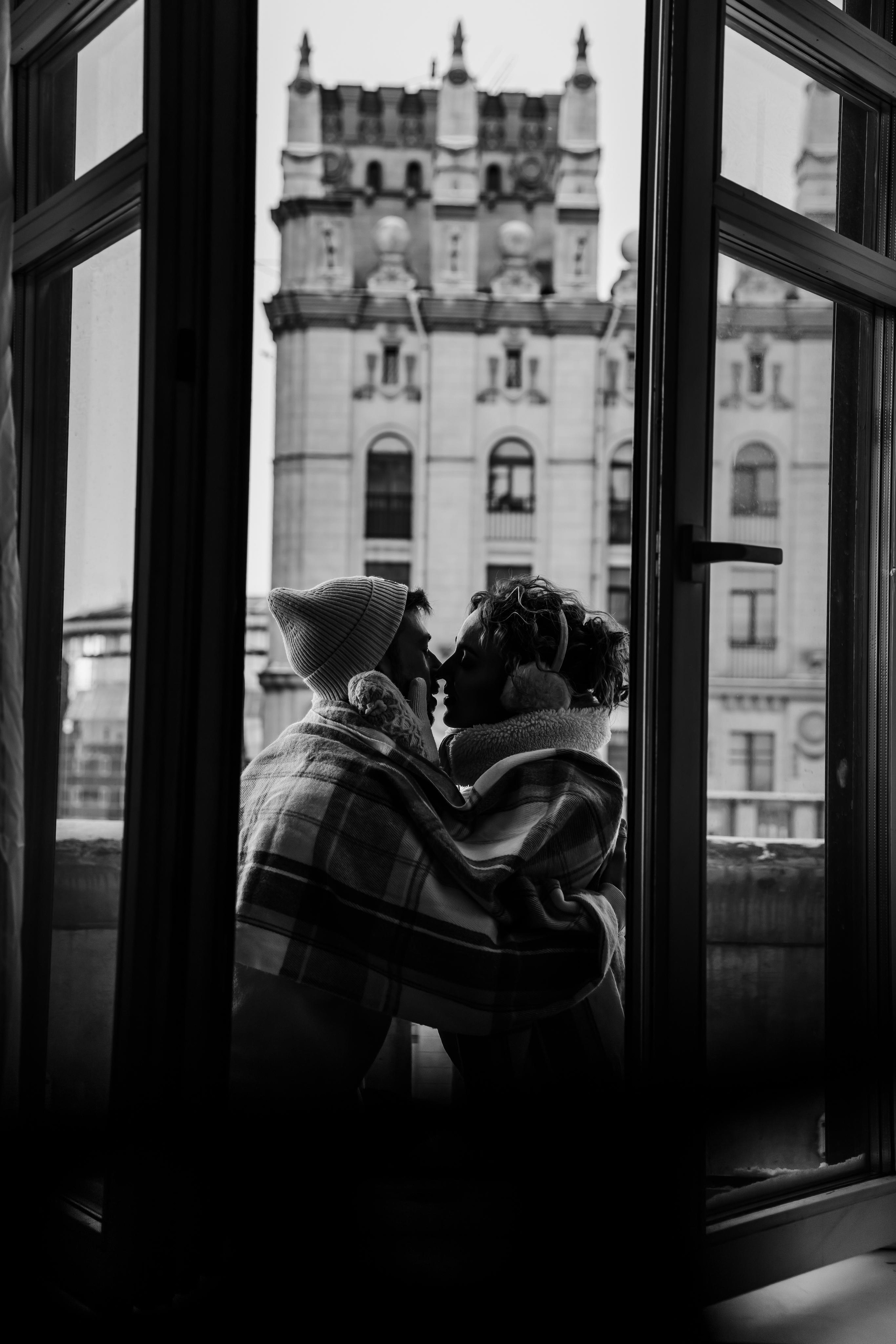 A winter fairy tale in the city center. Wedding and family photographer