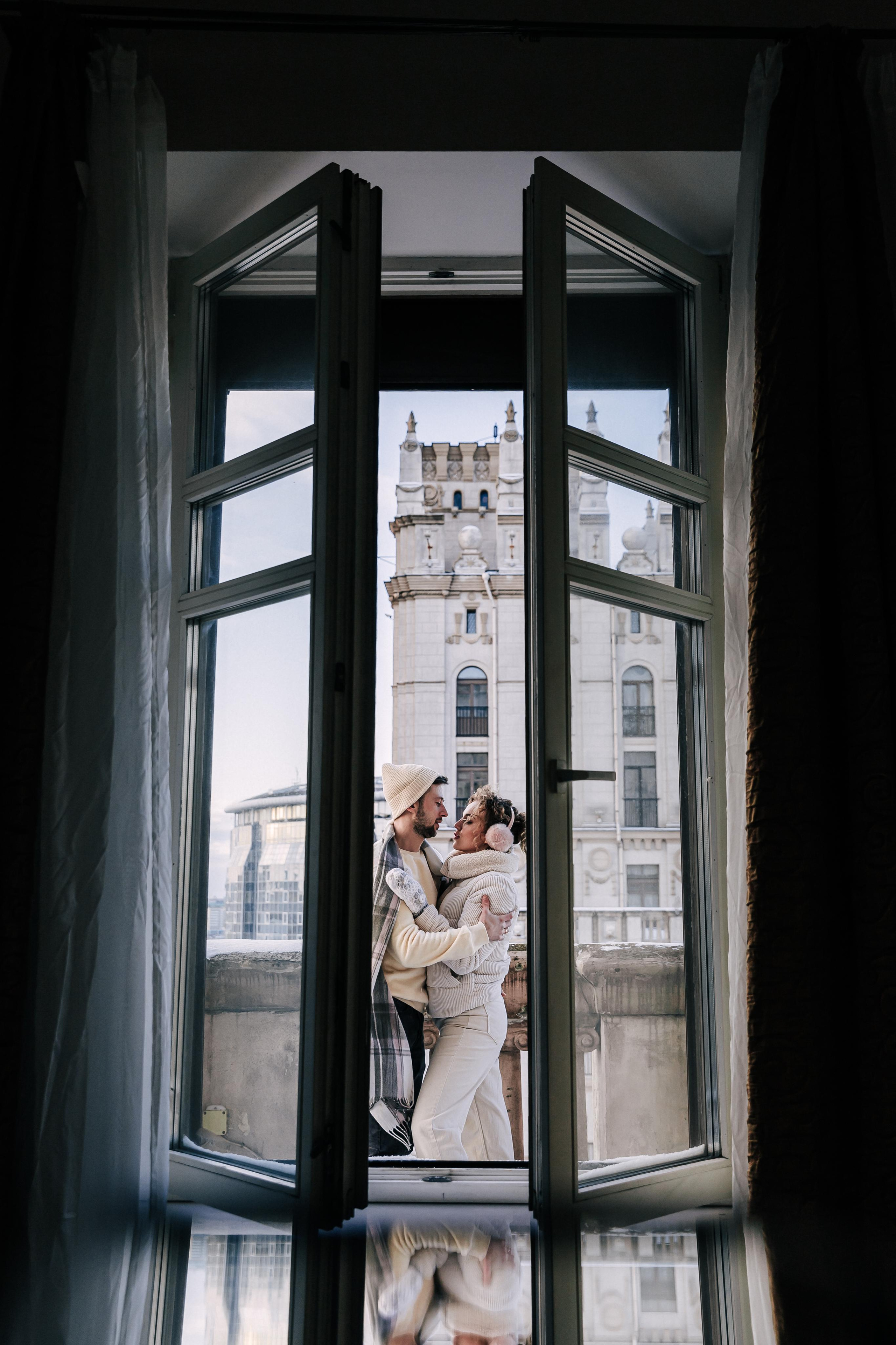 A winter fairy tale in the city center. Wedding and family photographer