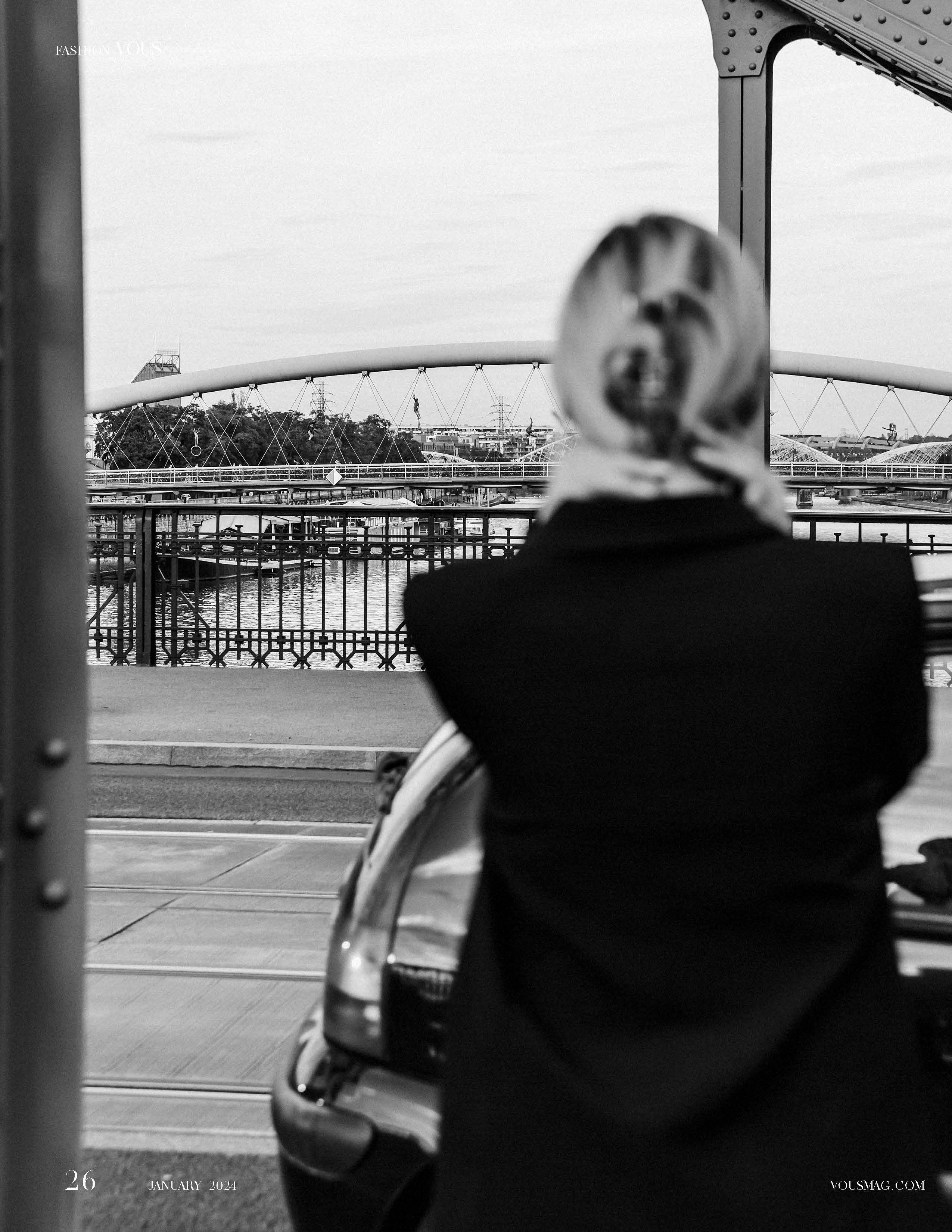 VOUS magazine. Wedding and family photographer