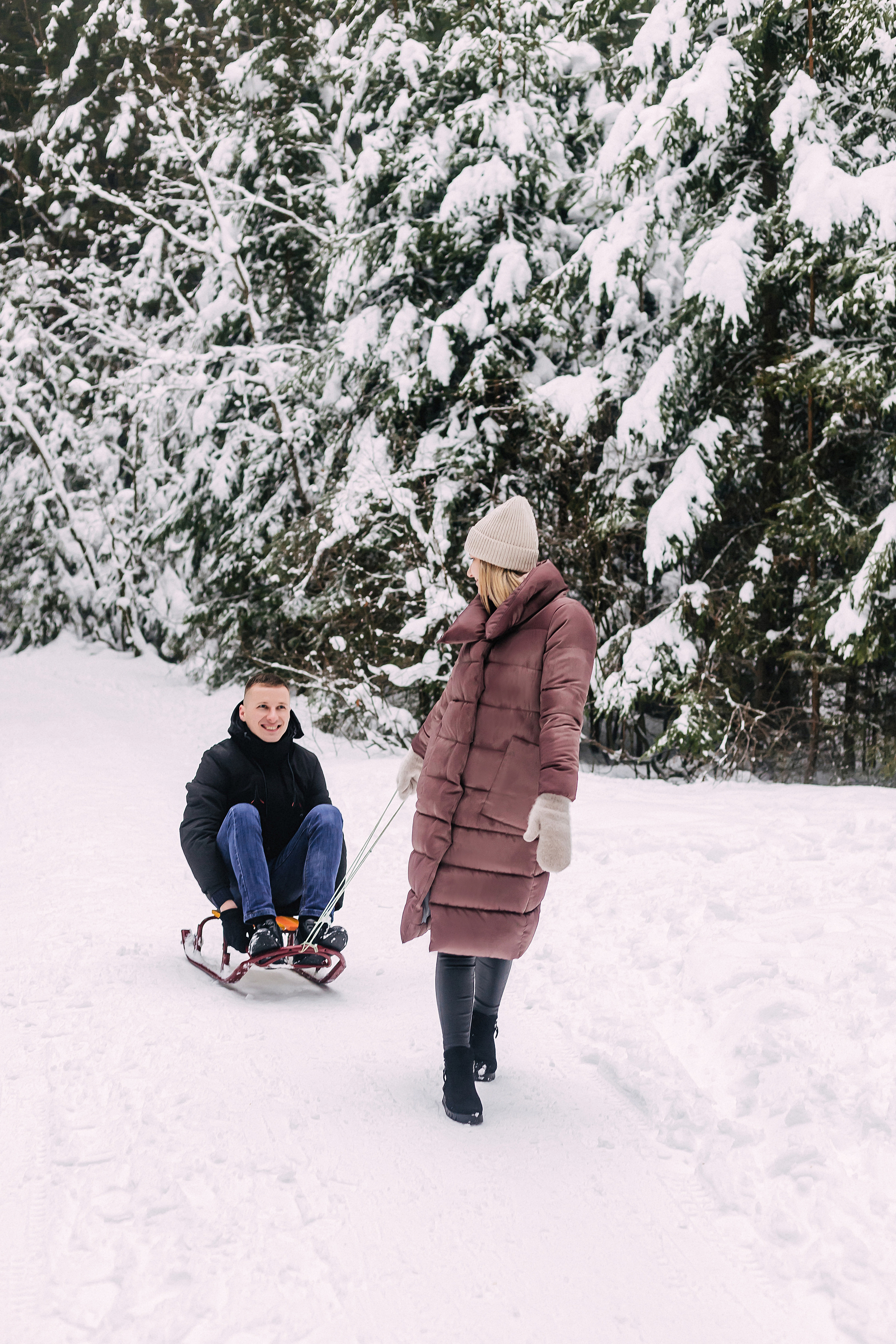 The forest story of Veronica and Sasha. Wedding and family photographer