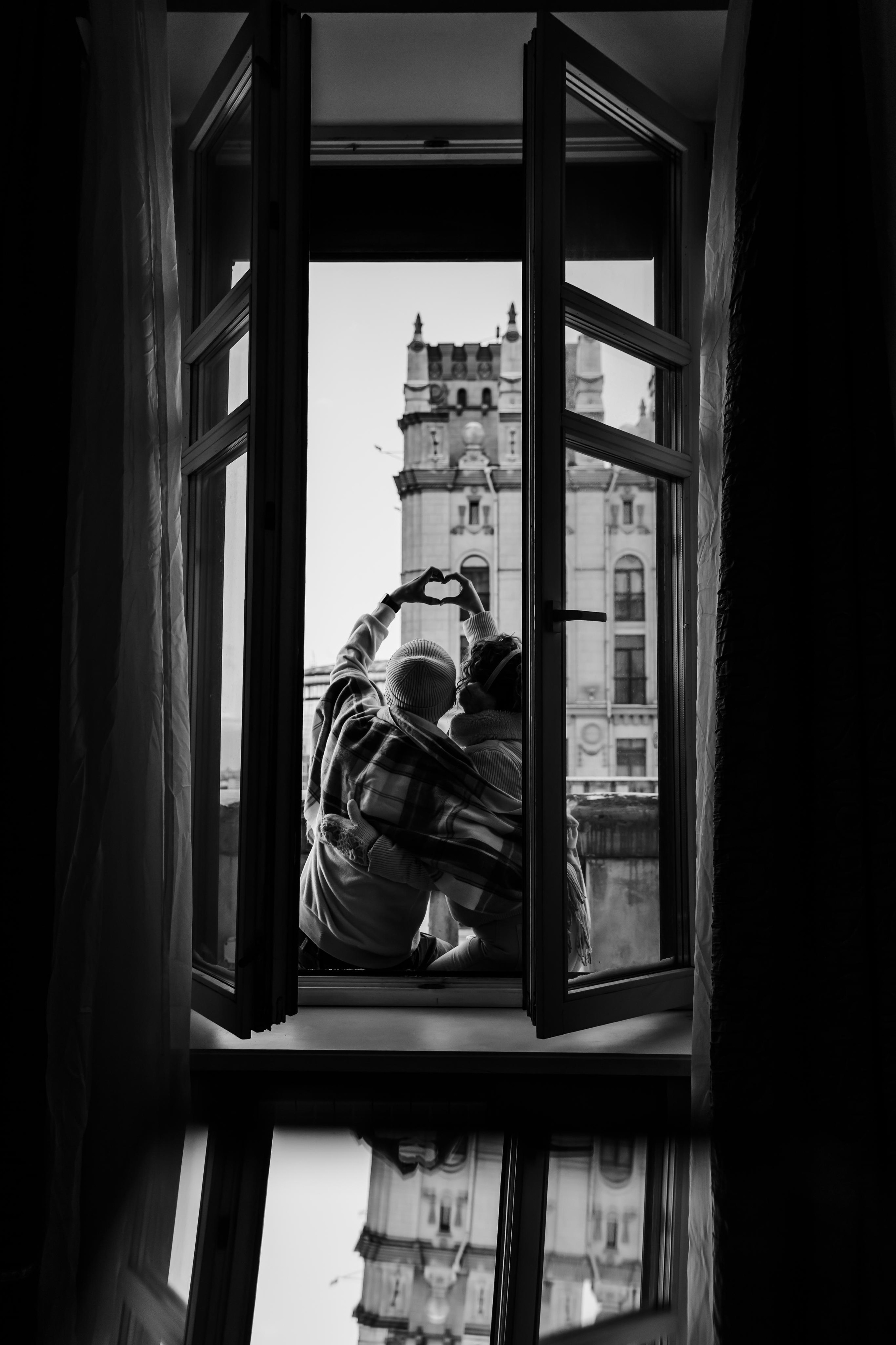 A winter fairy tale in the city center. Wedding and family photographer