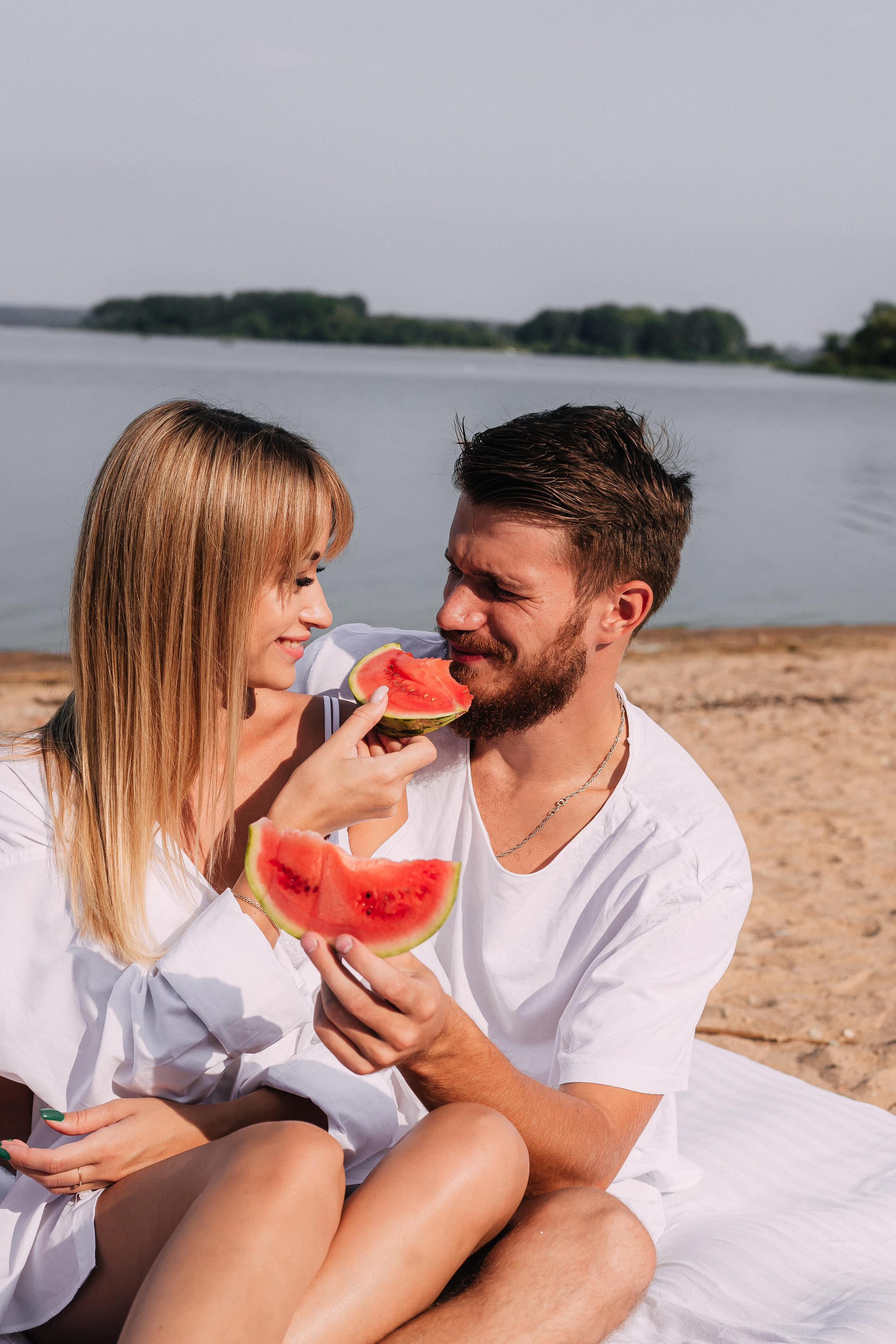 Love story at the Minsk Sea Katya and Pasha. Wedding and family photographer