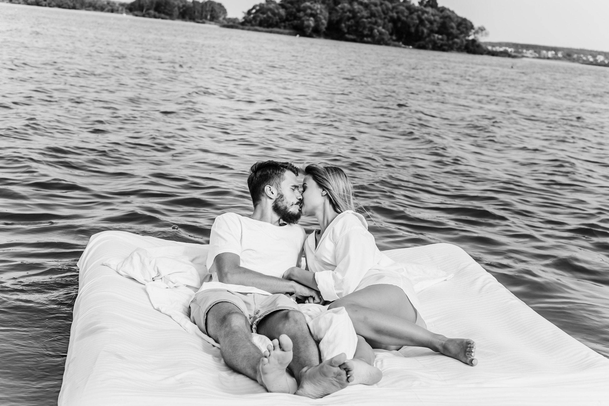 Love story at the Minsk Sea Katya and Pasha. Wedding and family photographer