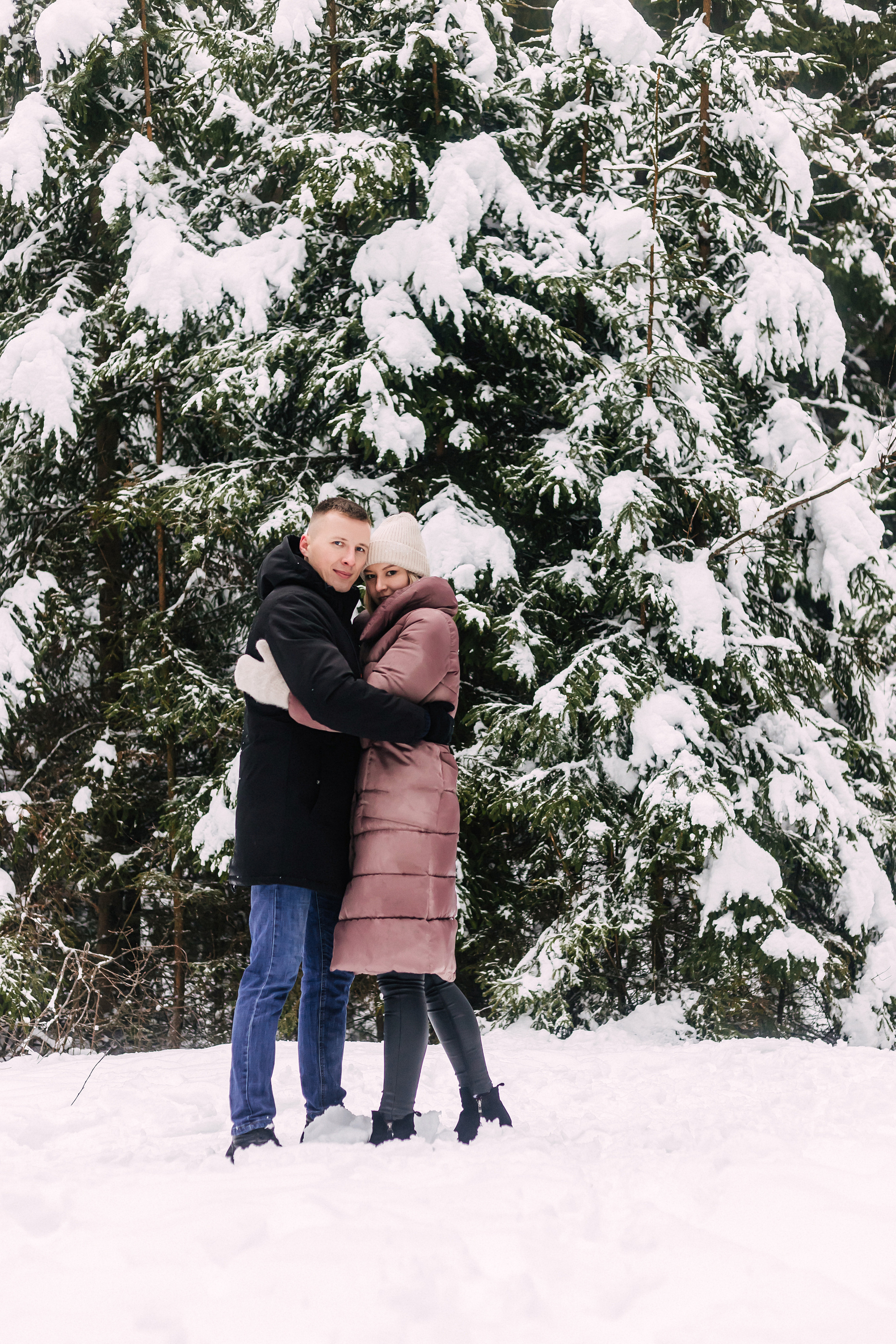 The forest story of Veronica and Sasha. Wedding and family photographer