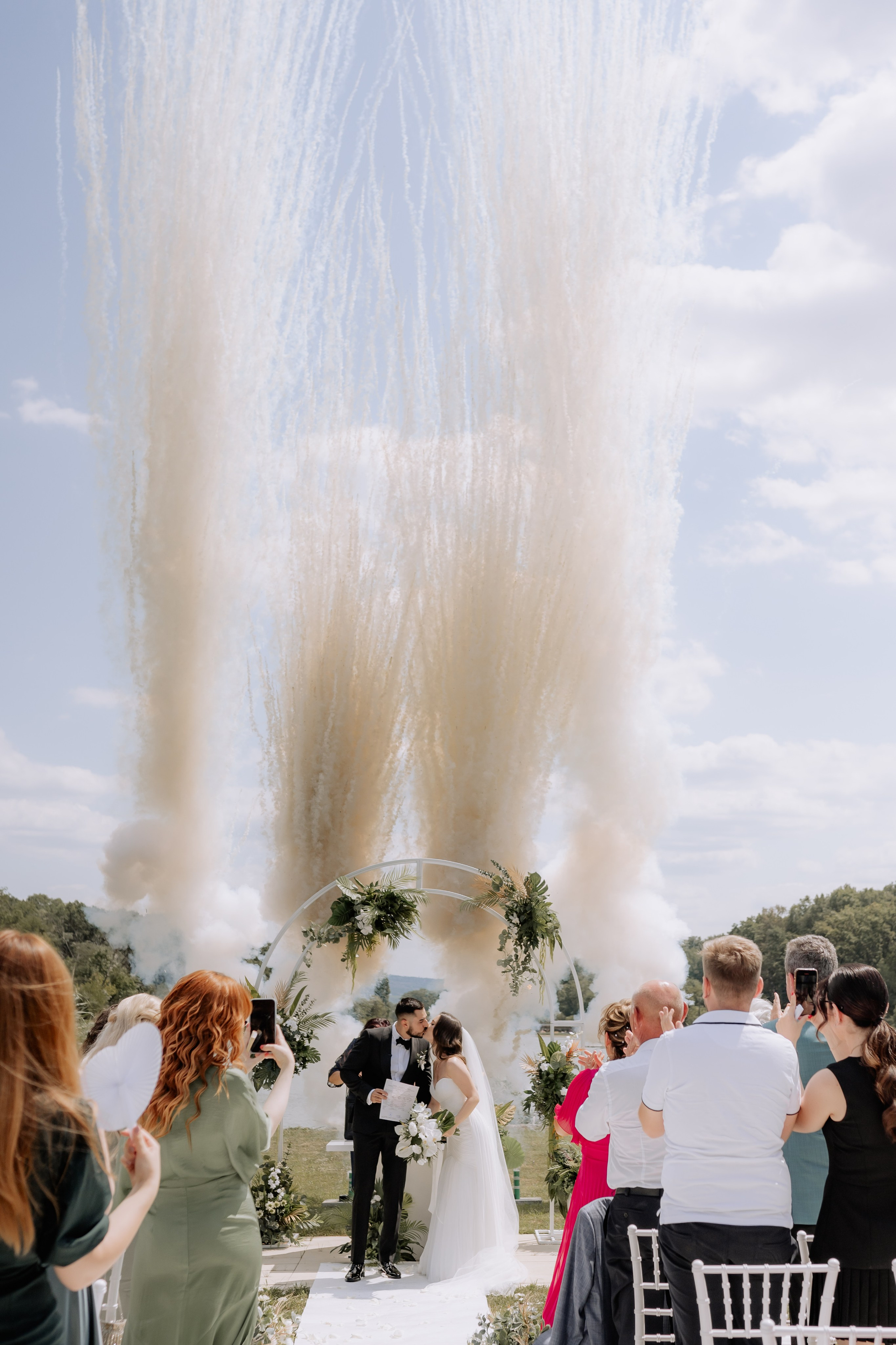 Cum să alegi fotograful de nuntă ideal. Proud Vision Weddings | Wedding Photography & Film — Servicii profesionale Foto Video Nunta Iasi