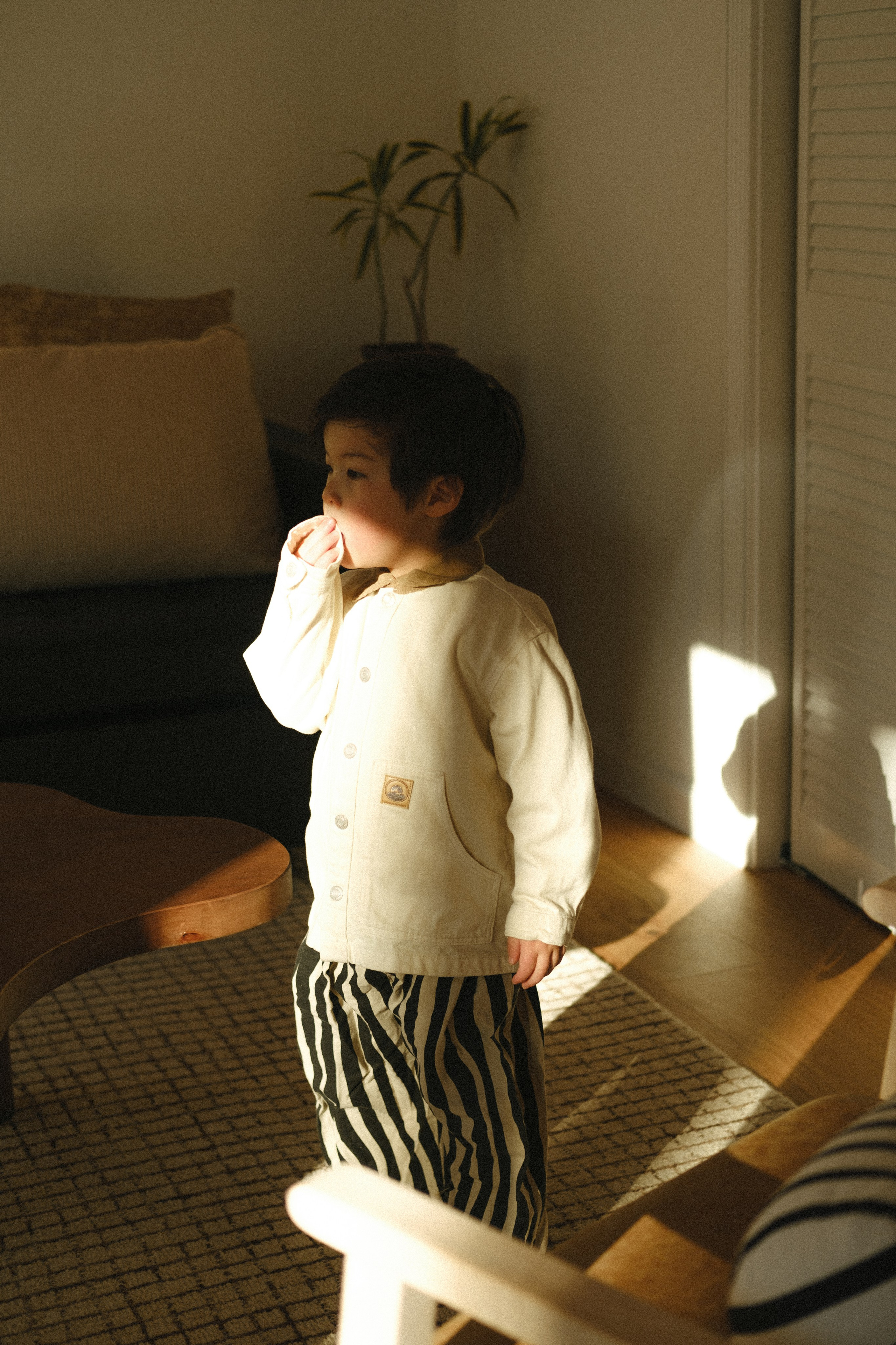 Snowy Family Photo Session at a Cozy Cottage Near Richmond, VA. Family Photographer Anna Dobrovolskaia | Richmond, VA