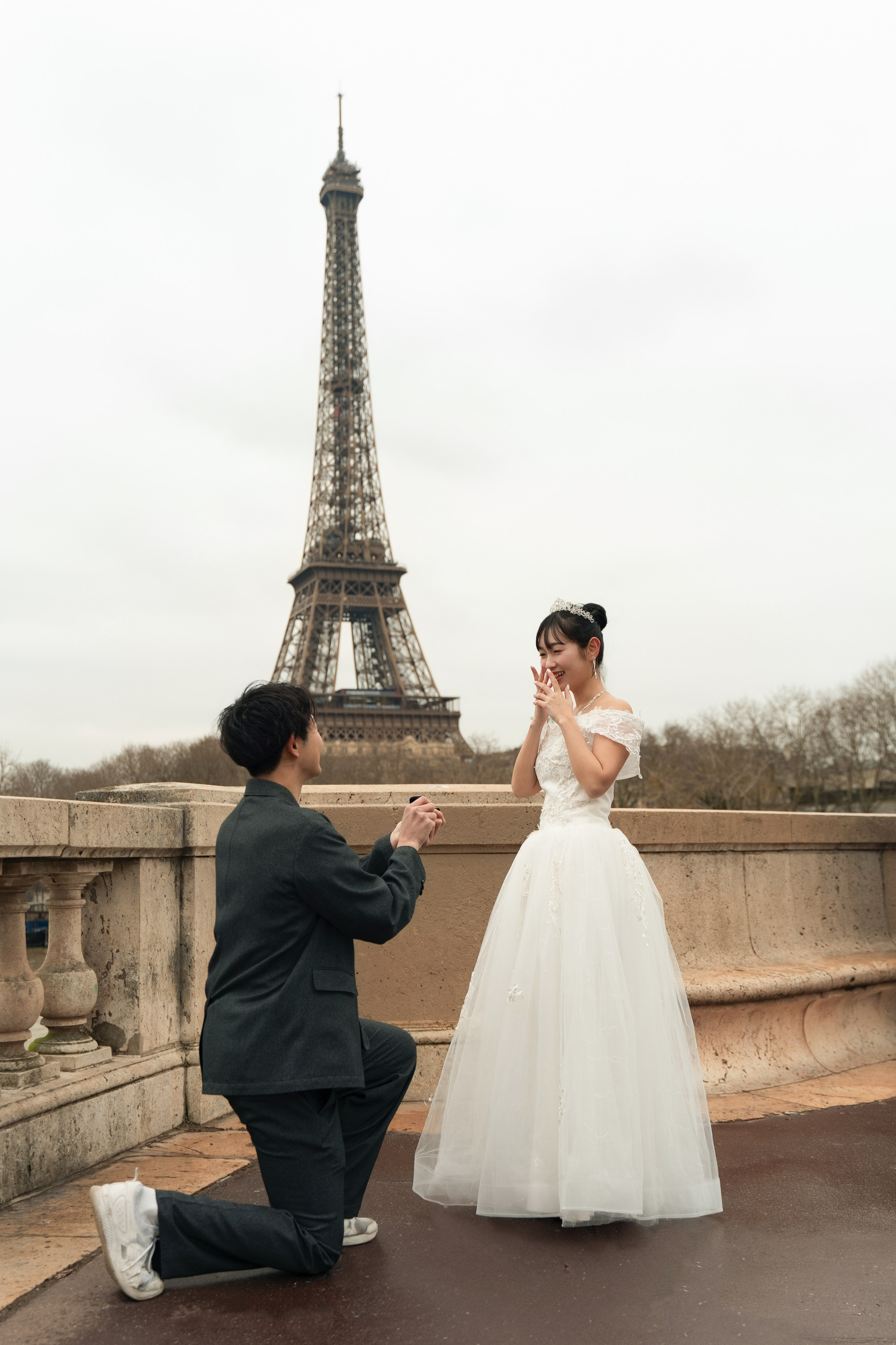 Proposal photo-shoot. Photographer in Paris Yulia Shkadina | Couples, engagement, pre-wedding, individual photo-shoots in Paris at the best locations