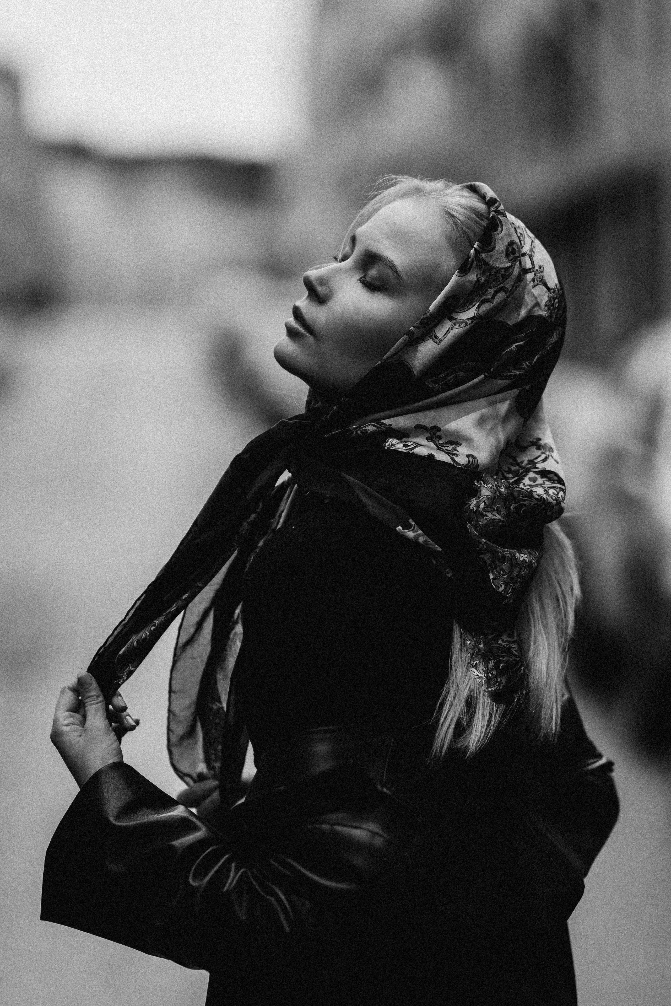 Contact. Wedding and portrait photographer in Helsinki Vickan O