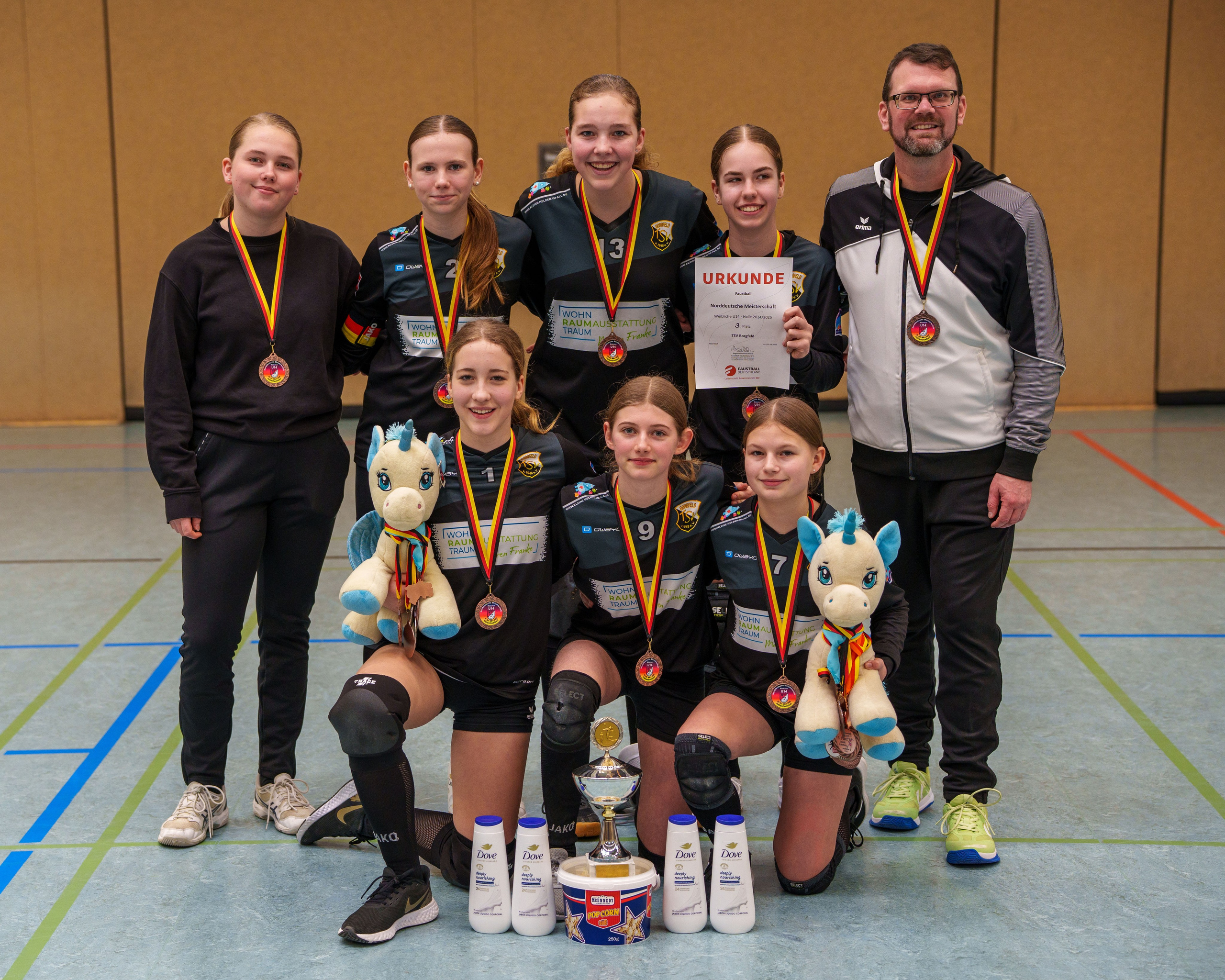 U14-Mädchen des TSV Borgfeld qualifizieren sich für die Deutschen Meisterschaften. TSV Borgfeld Faustball