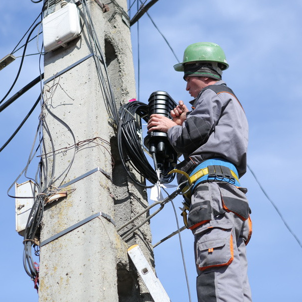 Servicii. Kit Tech Solution - retele de fibra optica