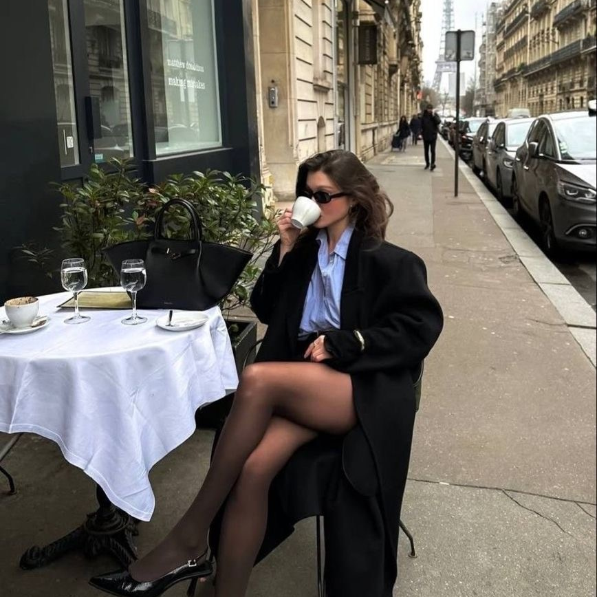 Content Trip. Photographer in Paris Yulia Shkadina | Couples, engagement, pre-wedding, individual photo-shoots in Paris at the best locations