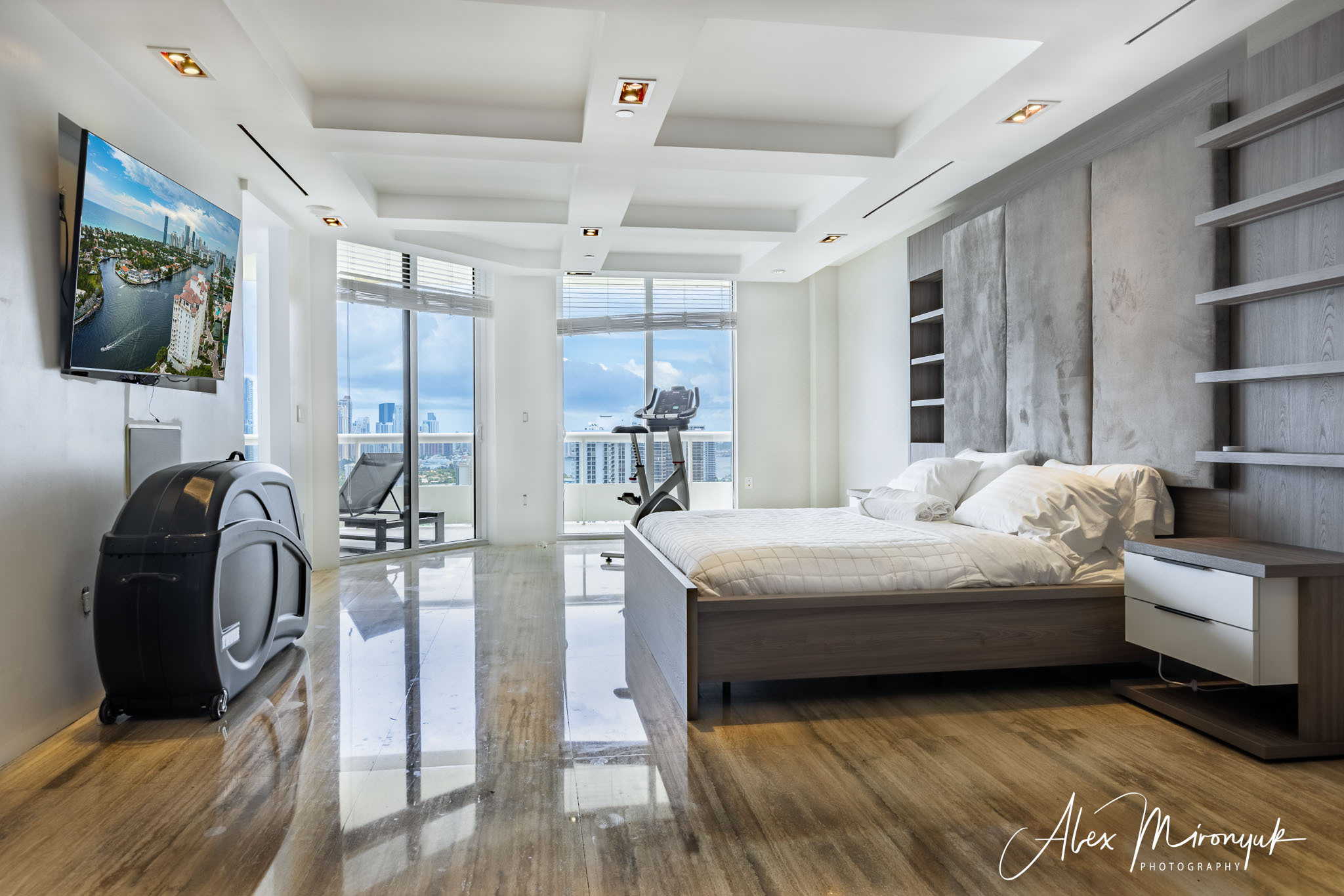 Real Estate Drone Photography. Pet, Senior, Landscape, portrait studio, photographer in Miami and Sou