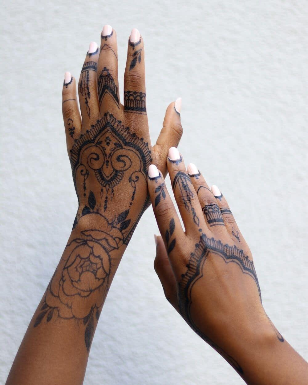 What is Jagua?. Photography and bodyart in Cologne — Sylvette Loda