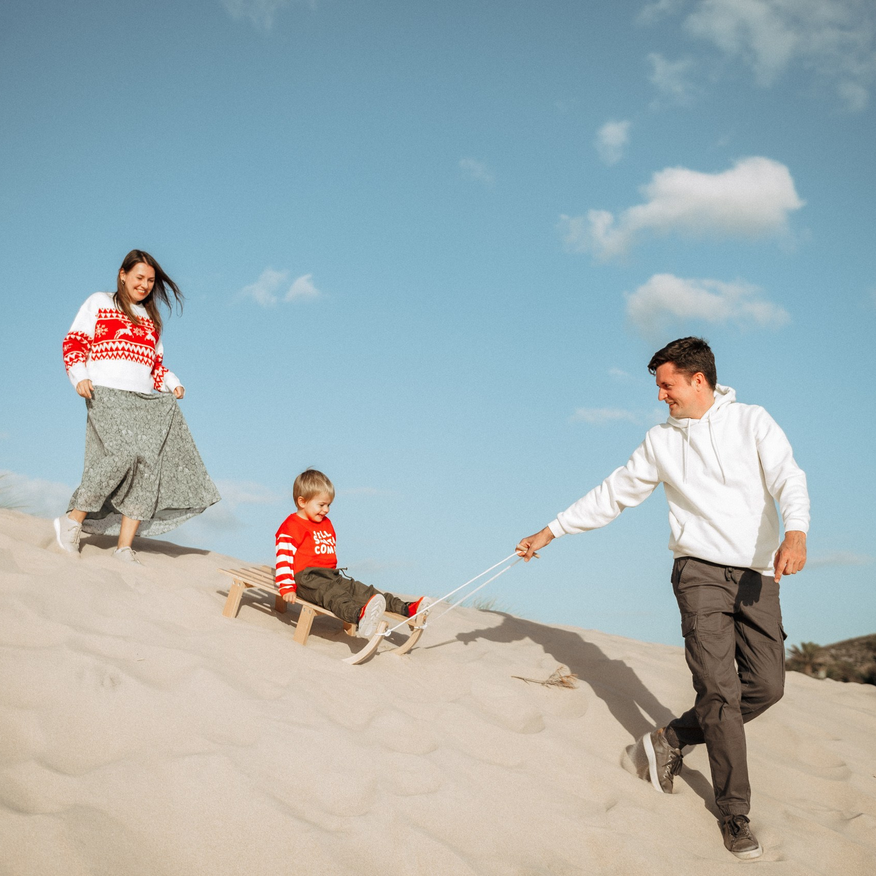 Christmas Family Photoshoot on the Beach, Photoshoot on the Beach in Portugal, Photoshoot on the Beach in Guincho, New Year's Family Photoshoot on the Beach