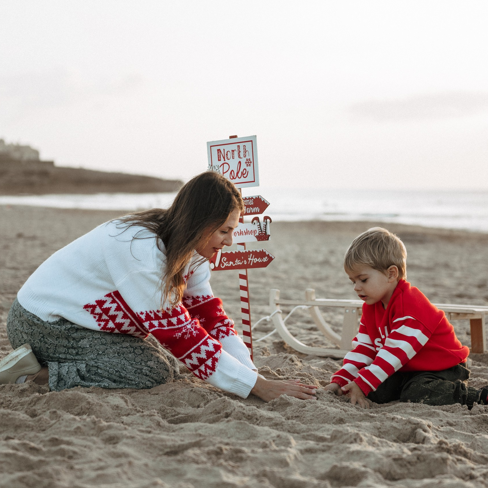 Christmas Family Photoshoot on the Beach, Photoshoot on the Beach in Portugal, Photoshoot on the Beach in Guincho, New Year's Family Photoshoot on the Beach
