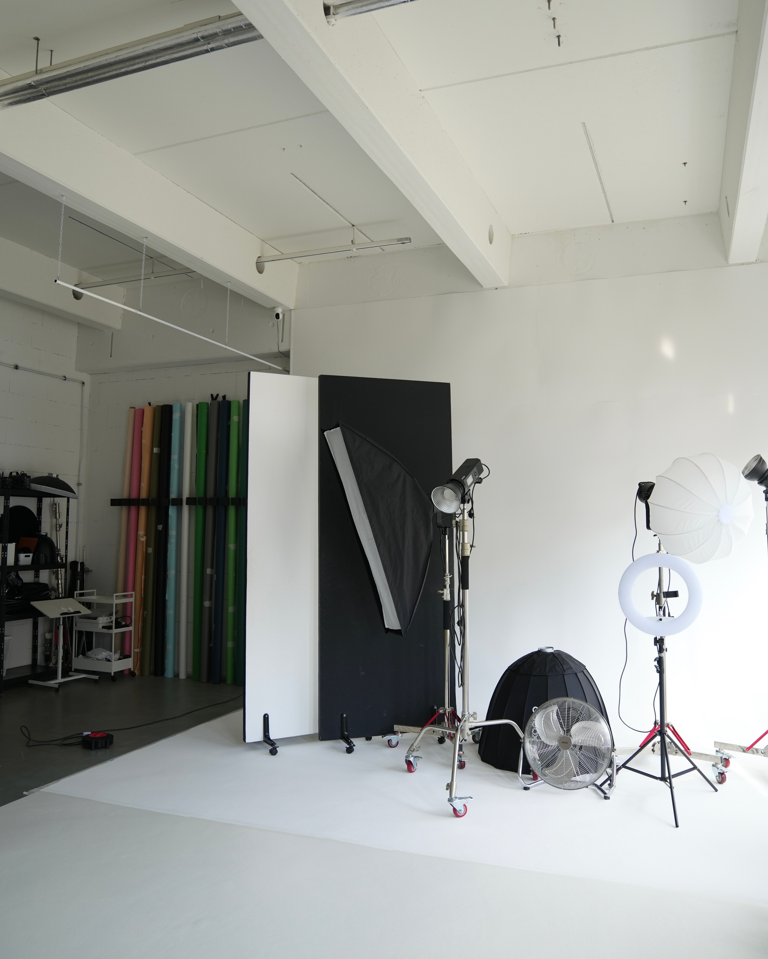 Fotostudio Aesthetic Space in München. Fotostudio mieten ab 1 Stunde