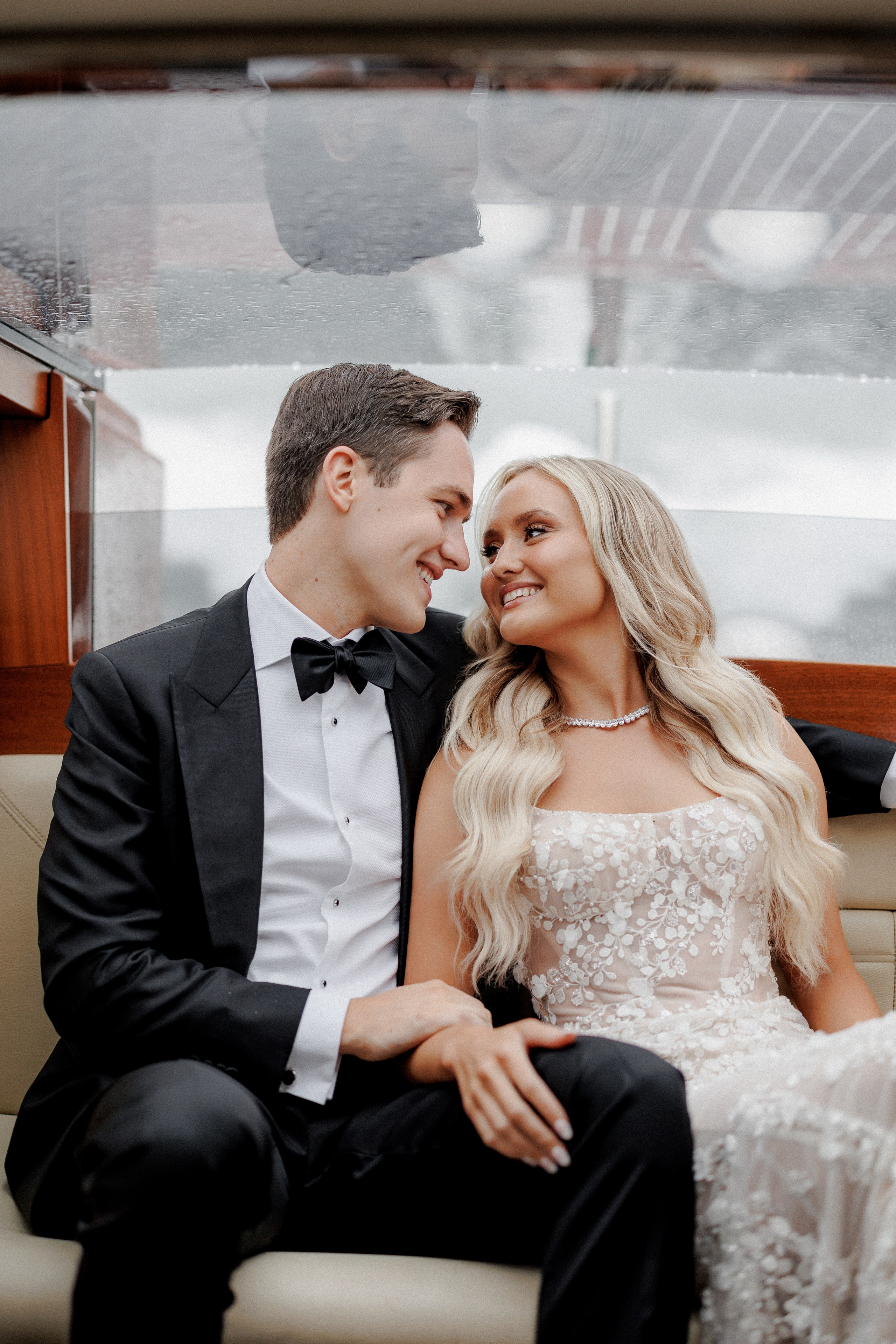 A Rainy September Wedding at Lake Como. Wedding and Family Photographer Switzerland and Italy. Valeria Diaz