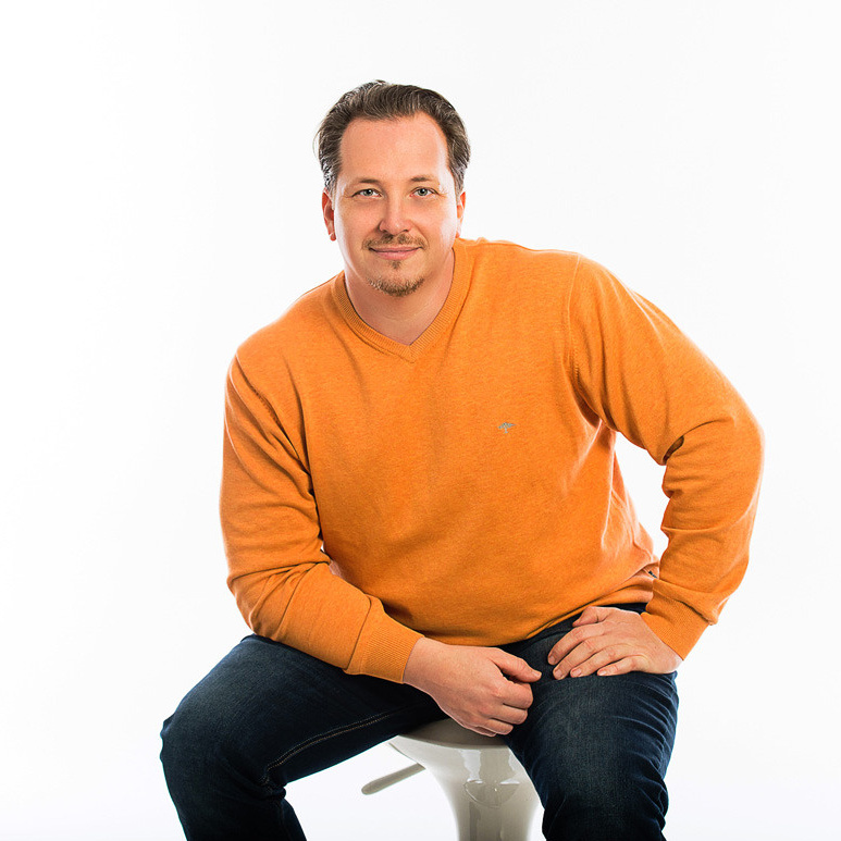 About us. Studio Photomax — Maxim Prikhodnyuk content, family, wedding and adver