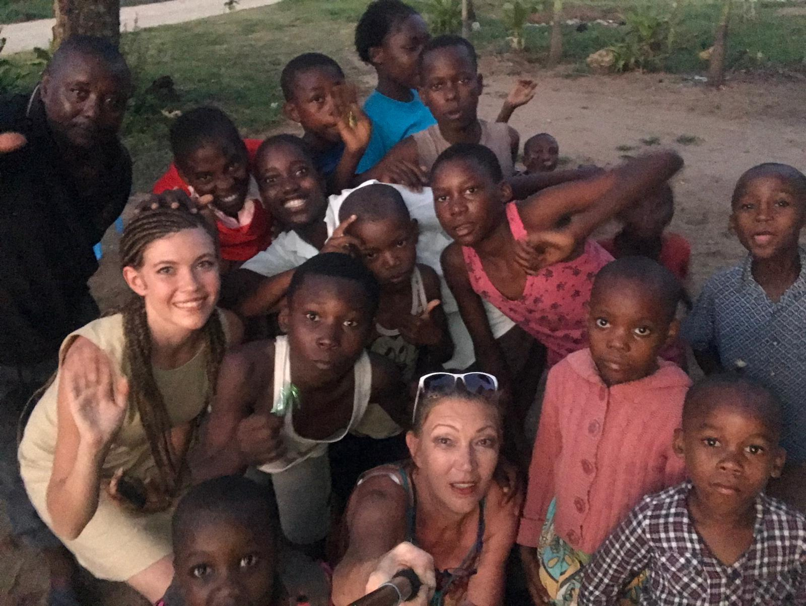 Детский дом в Момбаса. Милок и Кирок это позитивные и реальные персоны из Люксембурга, много