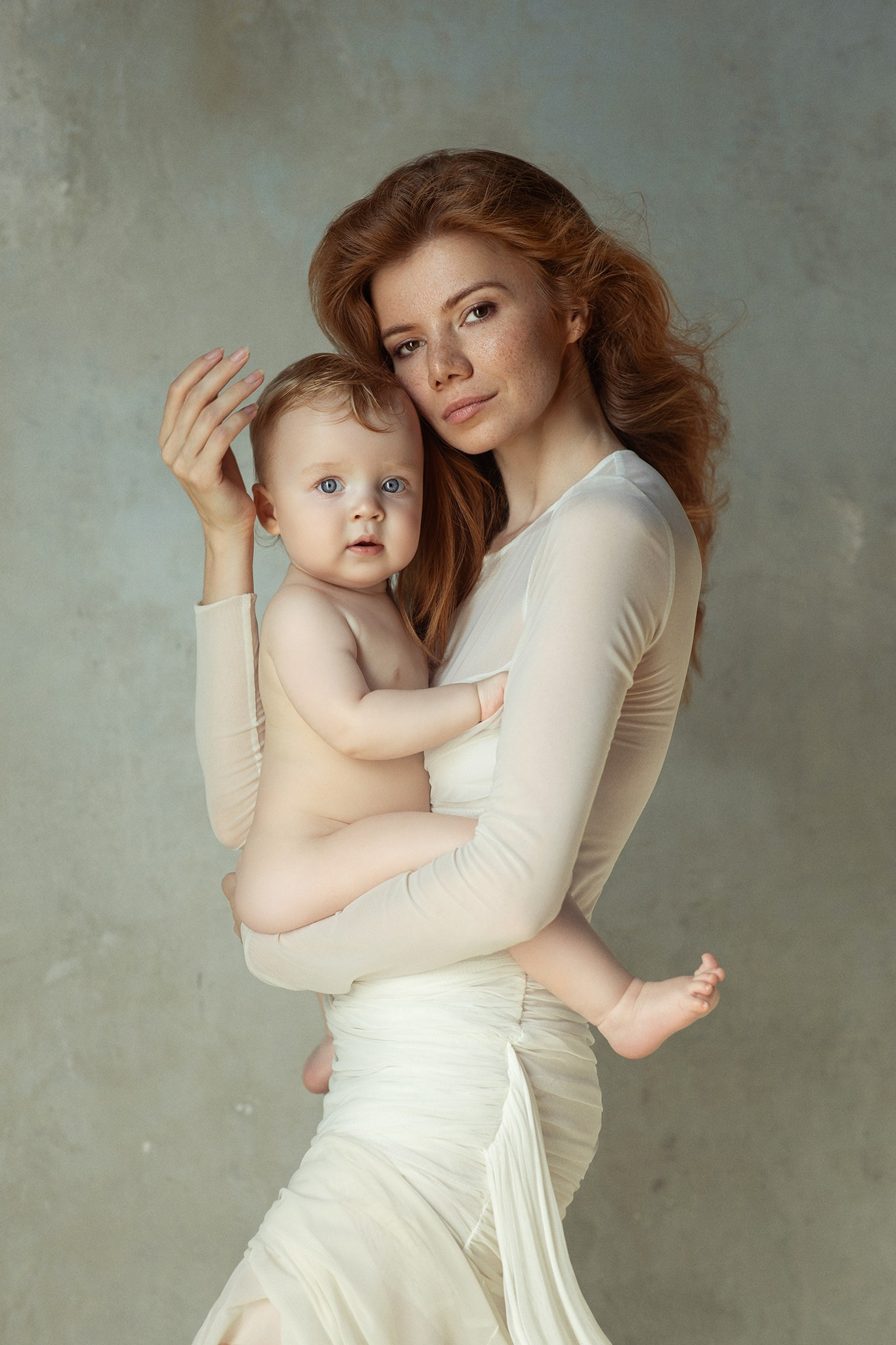 Women and maternity photographer in Brussels, Belgium