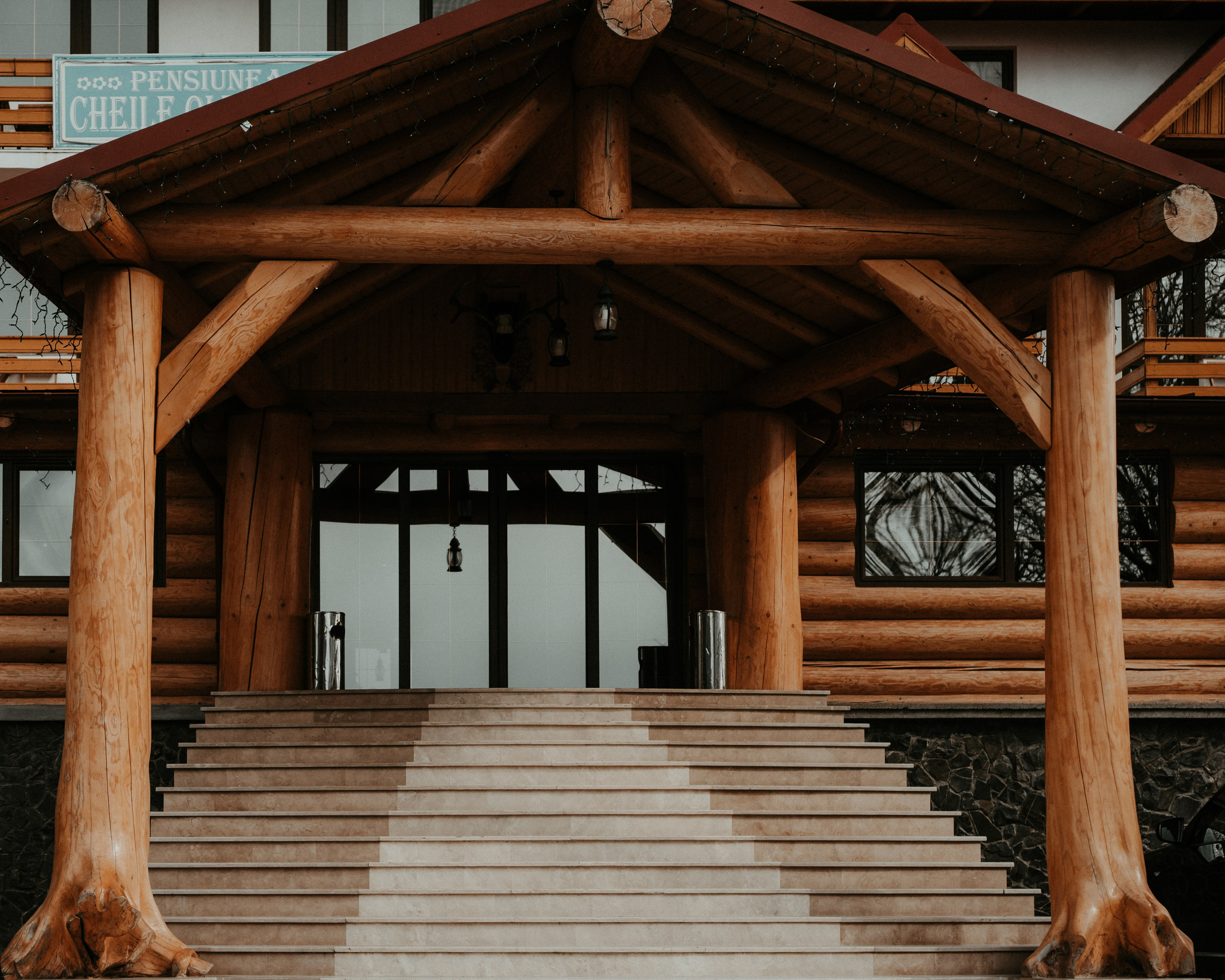 Descoperă Pensiunea Cheile-Oltetului prin Lentila mea