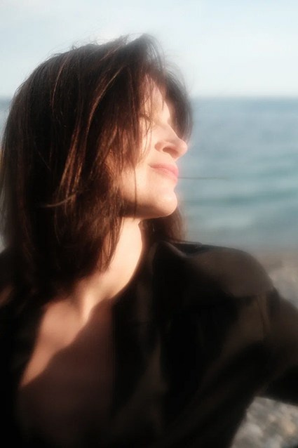 CONTACTS. Minimalist brand photographer & videographer | Raw sincerity. Pure Form