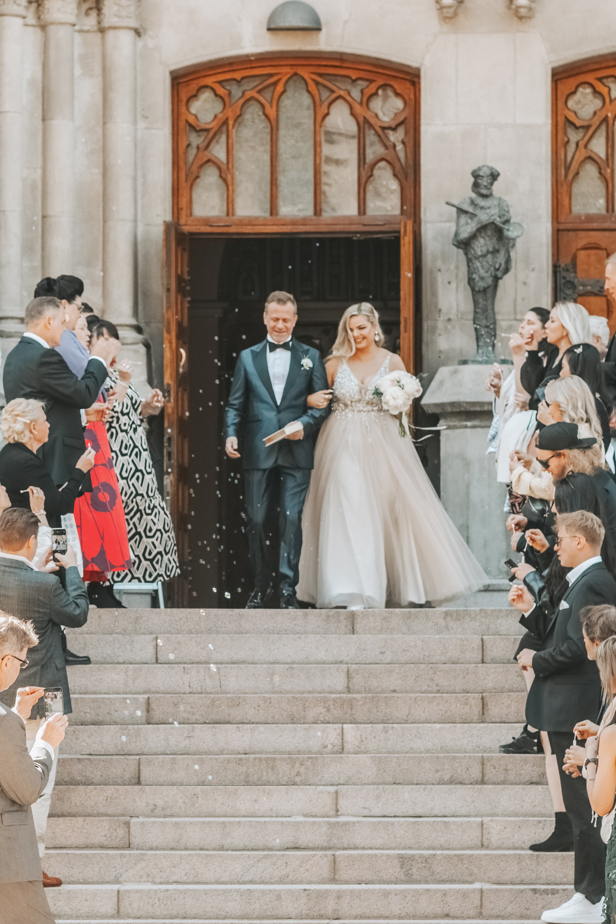 Hääkuvaus. Valokuvausta Helsingissä, Uudella Maalla ja muualla Suomessa. Olen valokuvaaja, joka kuvaa hääkuvia ja tapahtumia