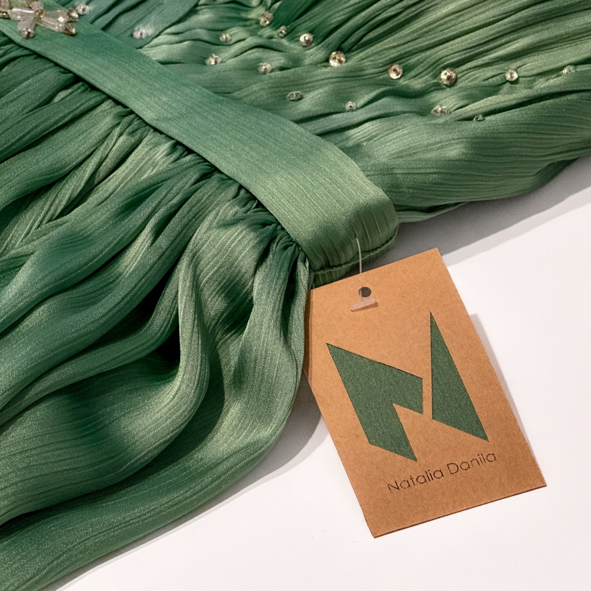 Servicii. Designer vestimentar: elaborarea, proiectarea și confectionare…