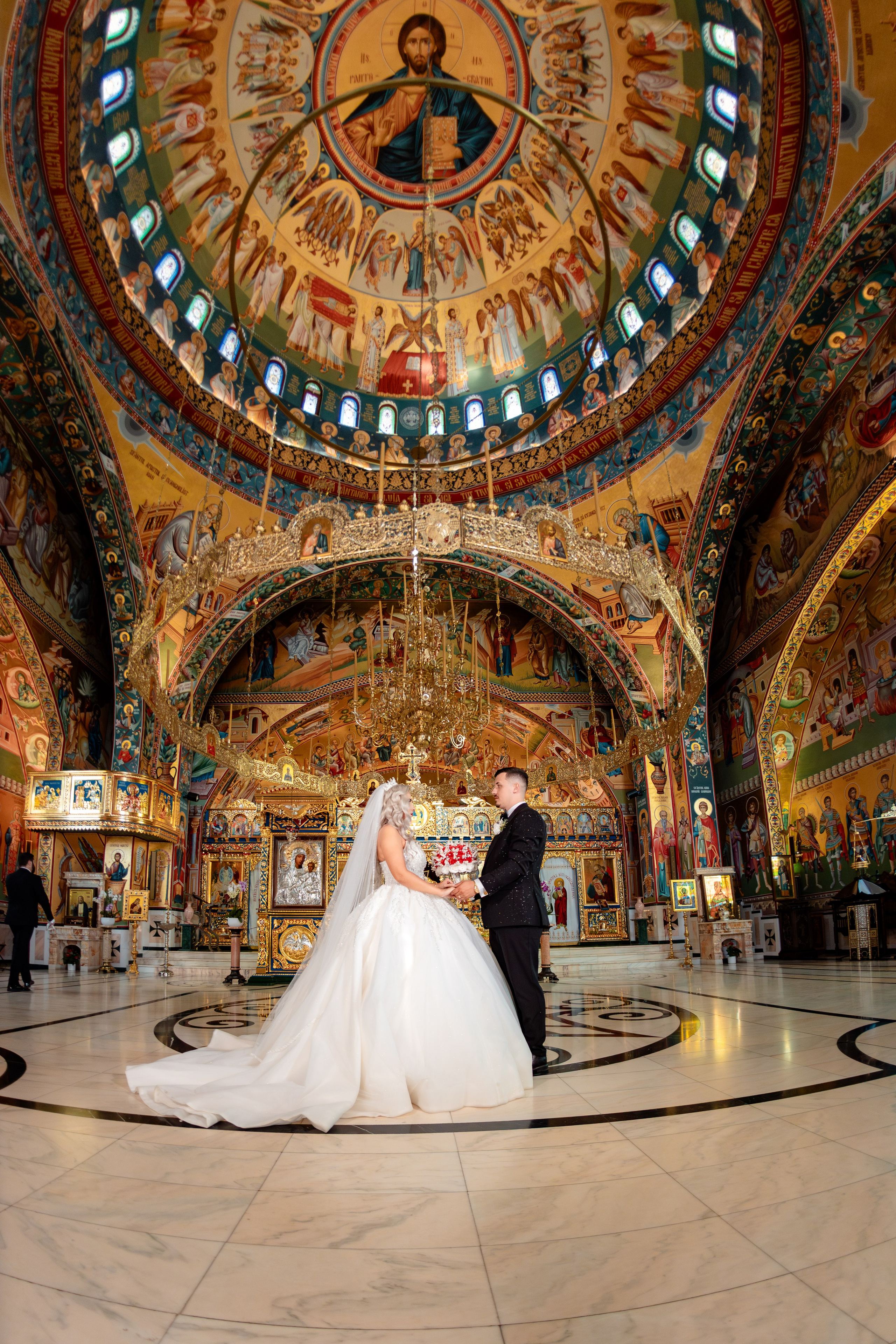 O poveste, patru premii: O nuntă de la Moara Vlăsiei, recunoscută de patru ori la PROWEDAward. Lucian Dedeu — Fotograf