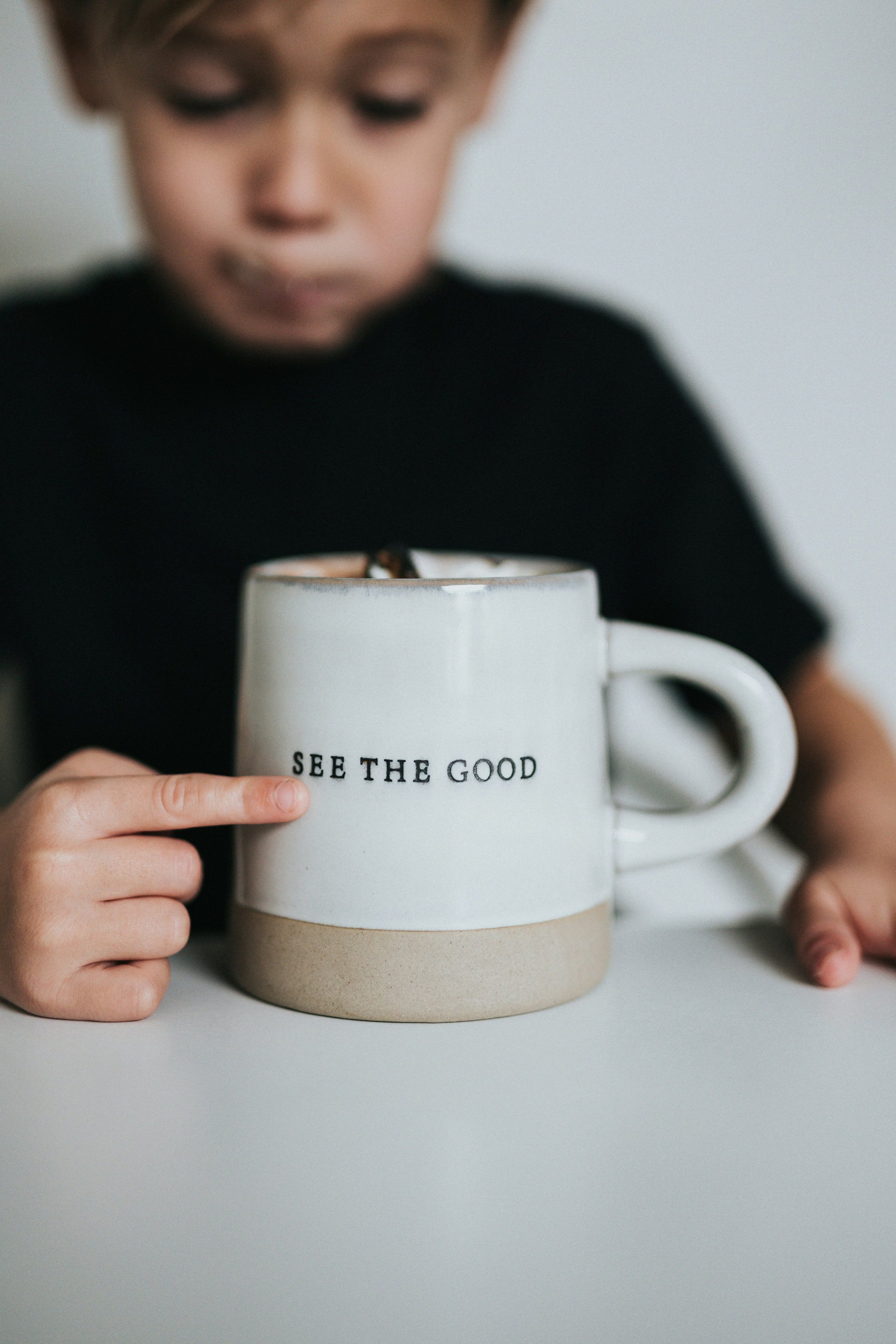 Vědomá práce se strachem. Dana Lišková — Empathetic Photographer | Introspective Artist |Neurodivergent Coach | Founder of Artepy.cz