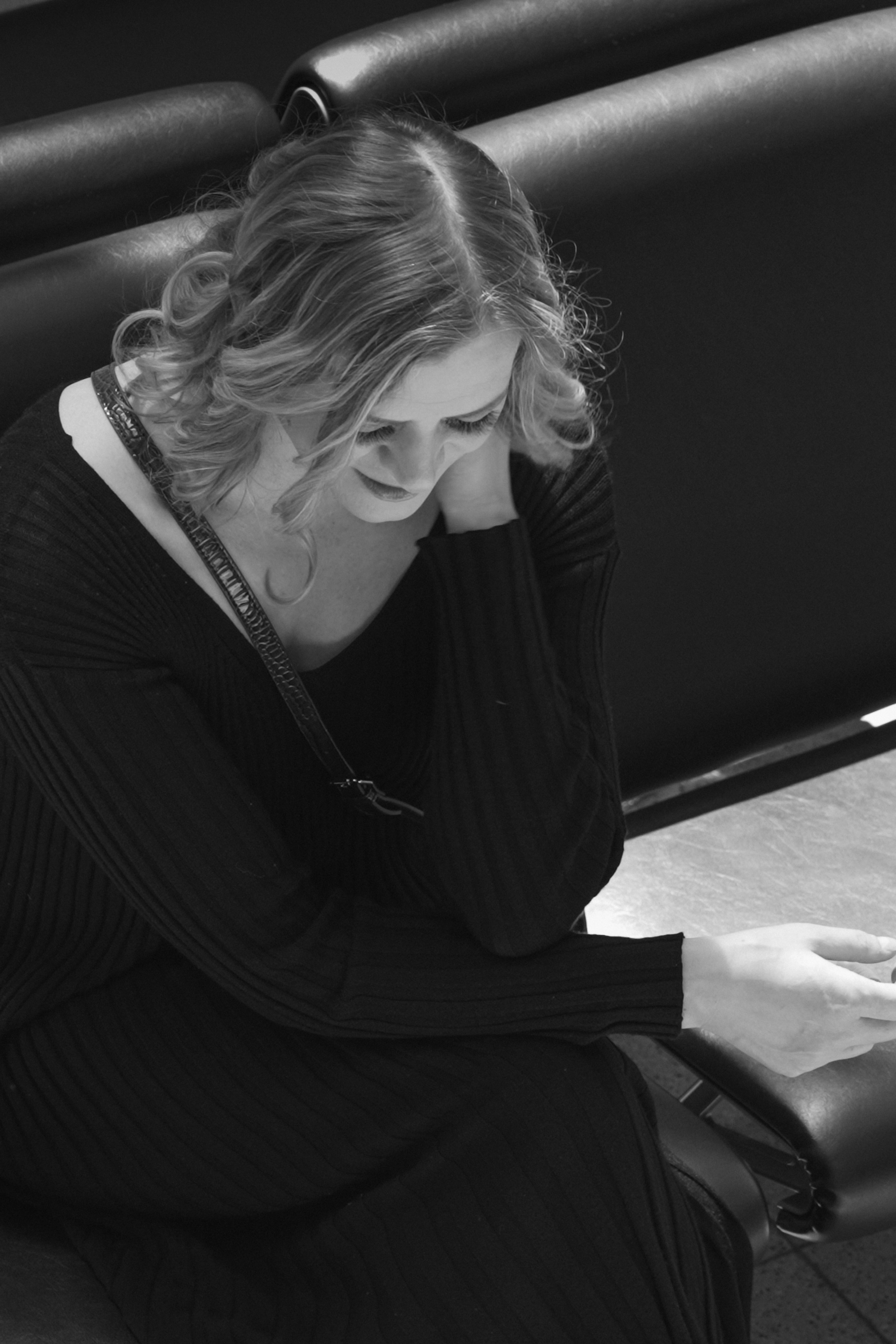 Schwarz-Weiß-Fotoshooting am Flughafen