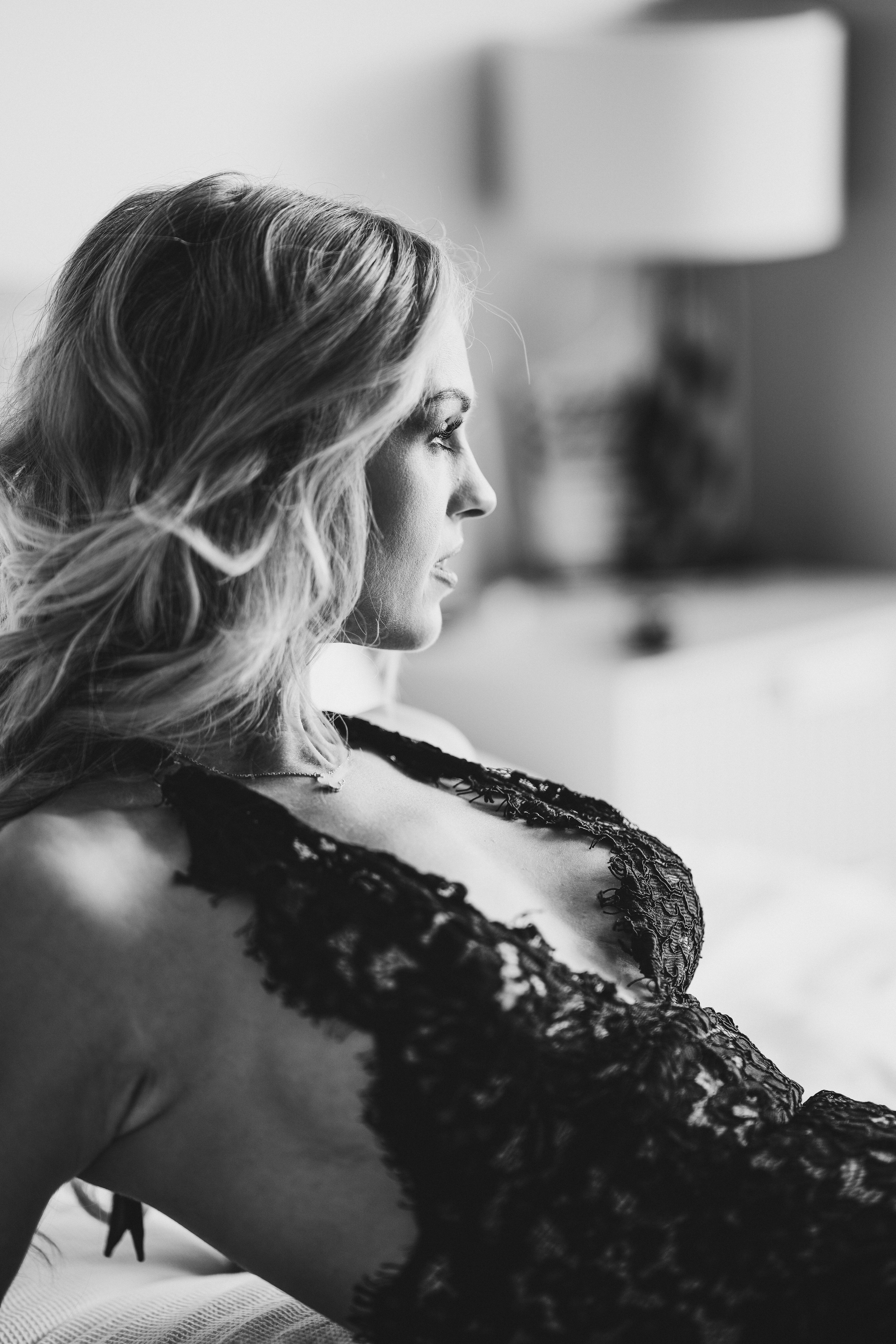 Radiant Confidence: Boudoir Photography in Birmingham. Creative Family, Brand, Boudoir and Wedding Photographer in Solihull & Birmingham Irina Zoteeva