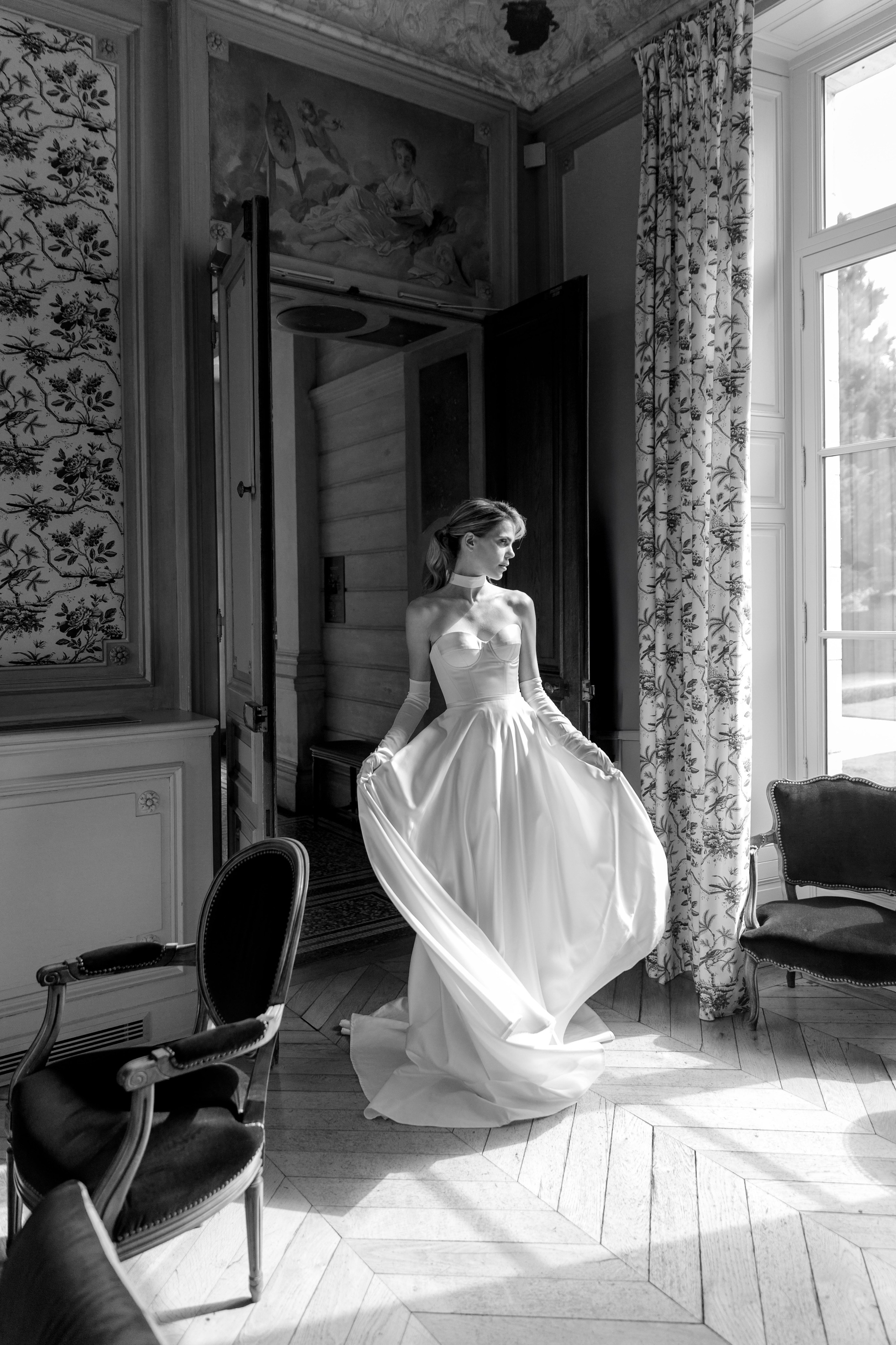 Stunning bridal portrait in Barcelona, showcasing elegant wedding dress and stunning wedding venue