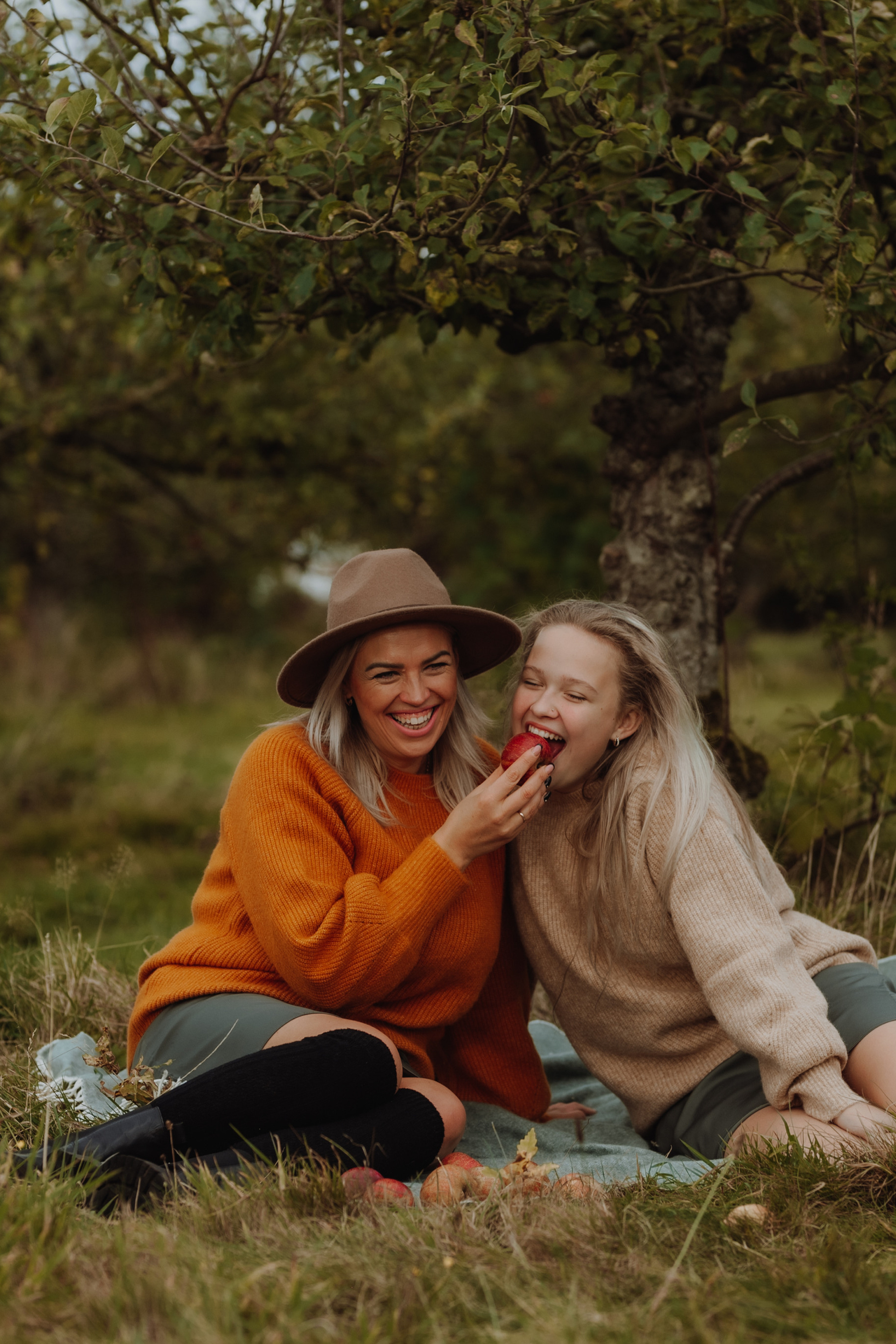 REVIEWS. FAMILY AND WEDDING PHOTOGRAPHER IN LONDON MARINA RIVA