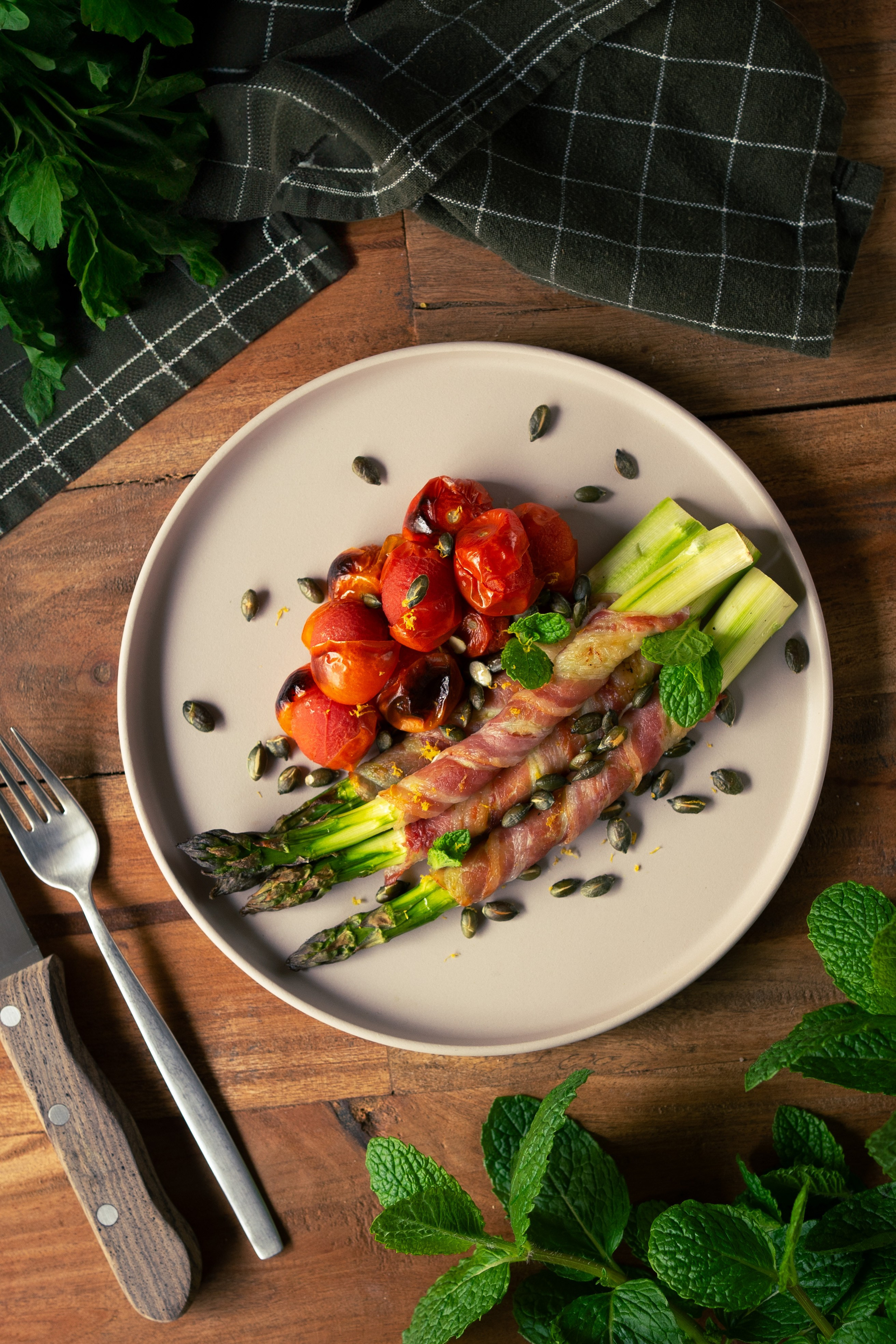 Asparaugs and bacon dish