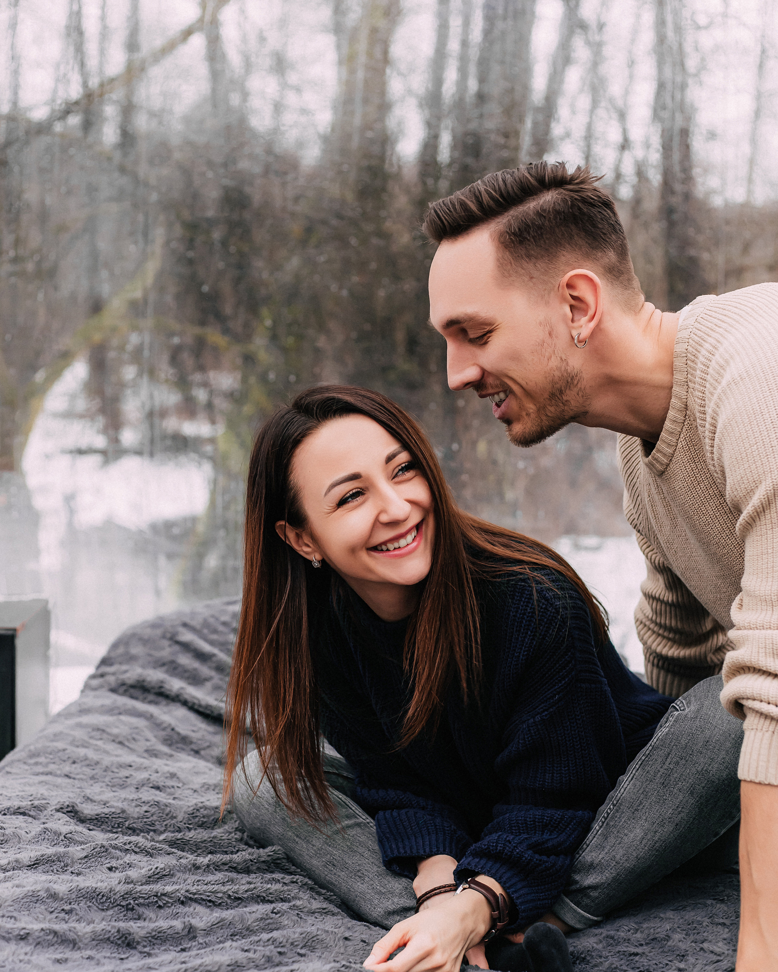 The winter story of Ira and Stas in an unusual hotel.