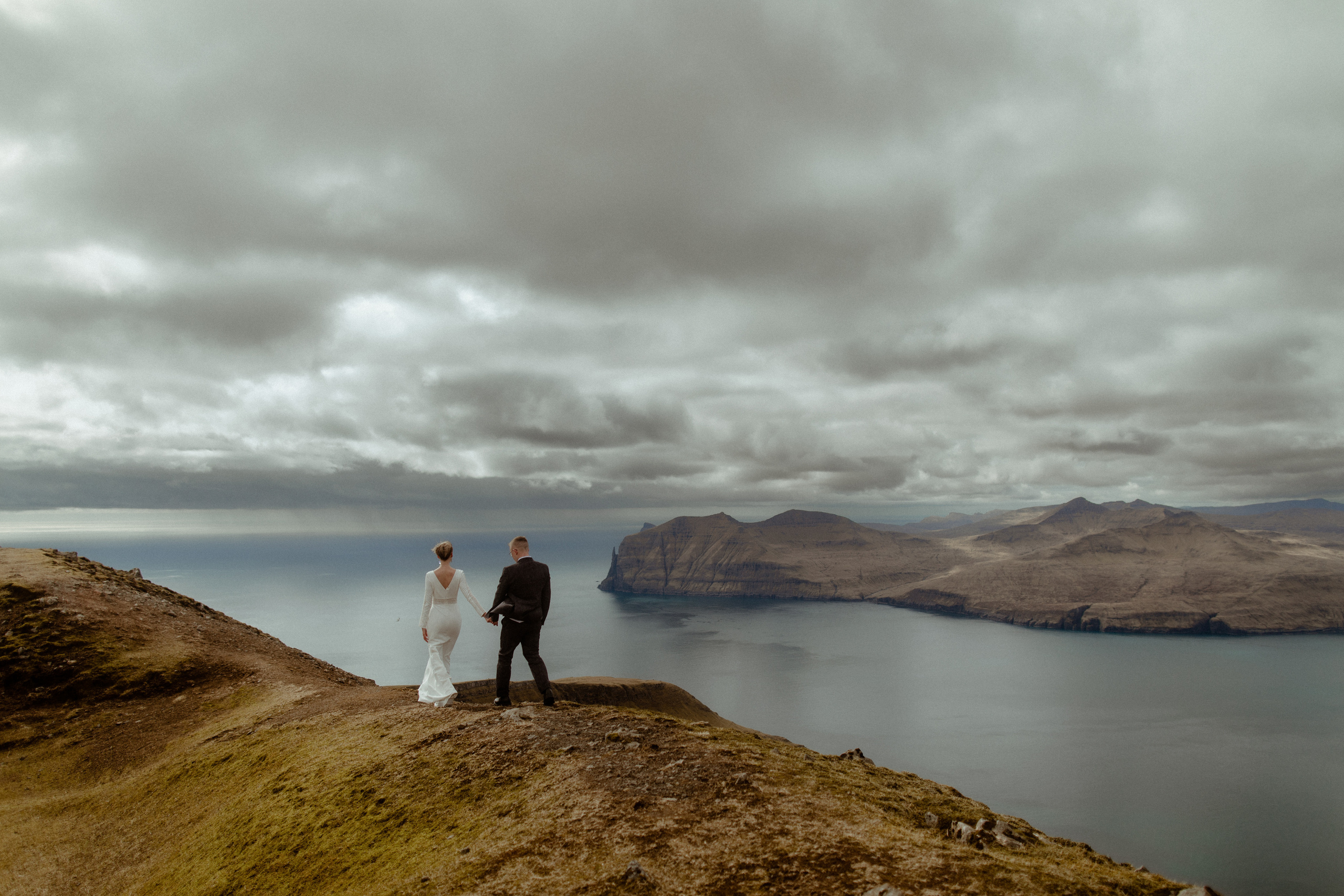 Wedding and elopement photography ideas. Iceland elopement photographer & videographer