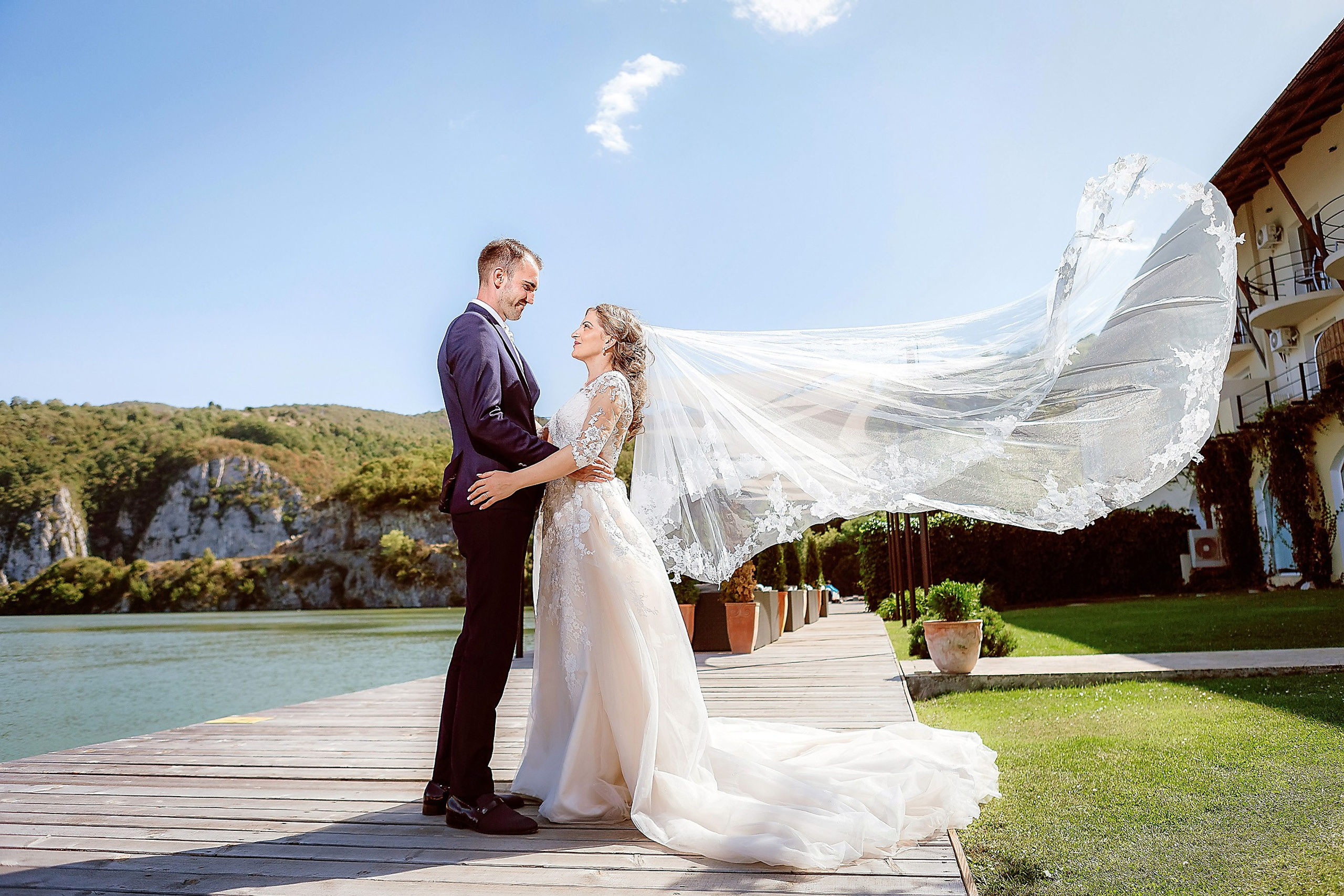 Sedință Trash the Dress Delia & Daniel, Cascada Bigar