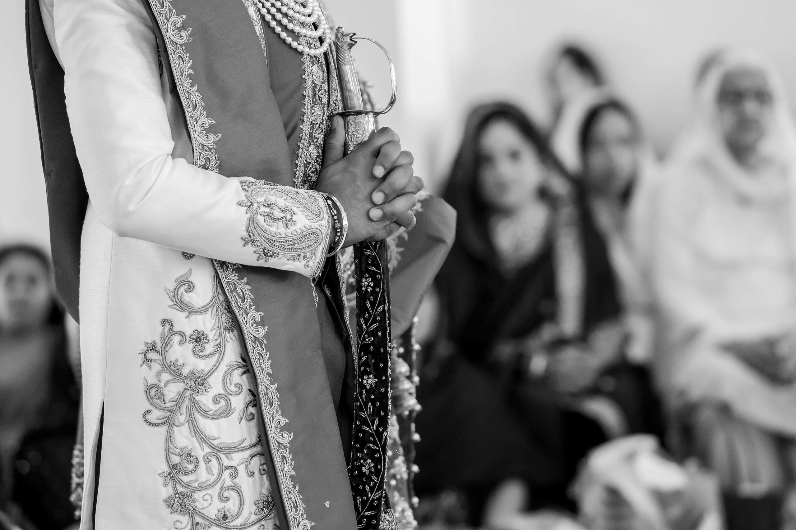 Wedding photographer Guru Nanak Darbar Gurdwara London UK Nikon D850 Sikh religious ceremony