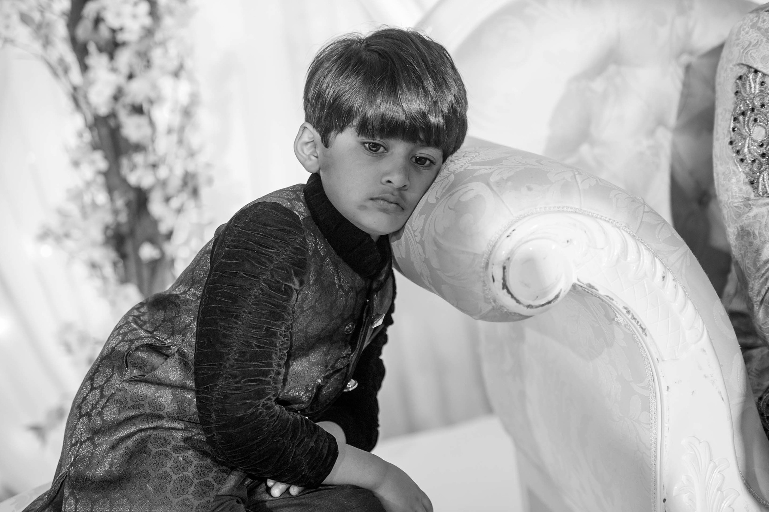 Wedding photographerNewland Manor,  Chalfont St Peter, UK Nikon D850 small child getting asleep