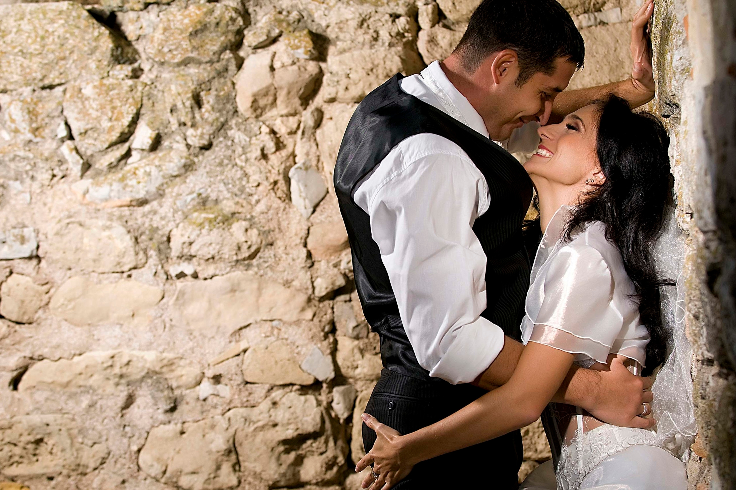 Wedding photography session Bran Castle, Brasov Romania. Wedding photographer Nikon D850