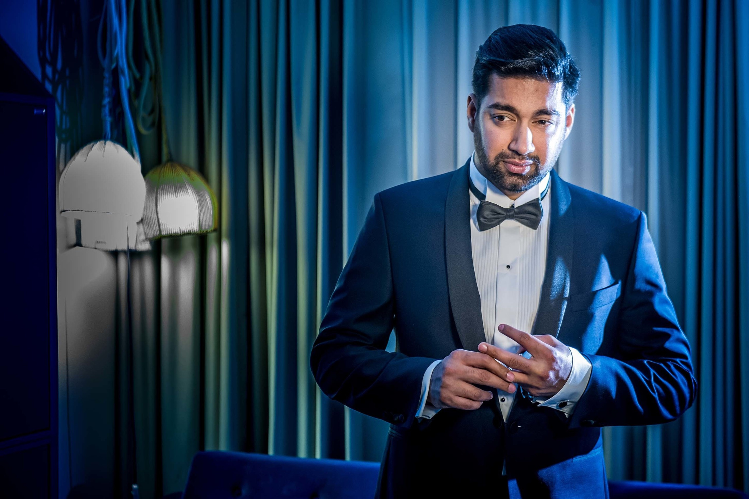 Wedding photographer Scandic Fornebu, Oslo Norway Nikon D850 Sharp dressed groom getting ready