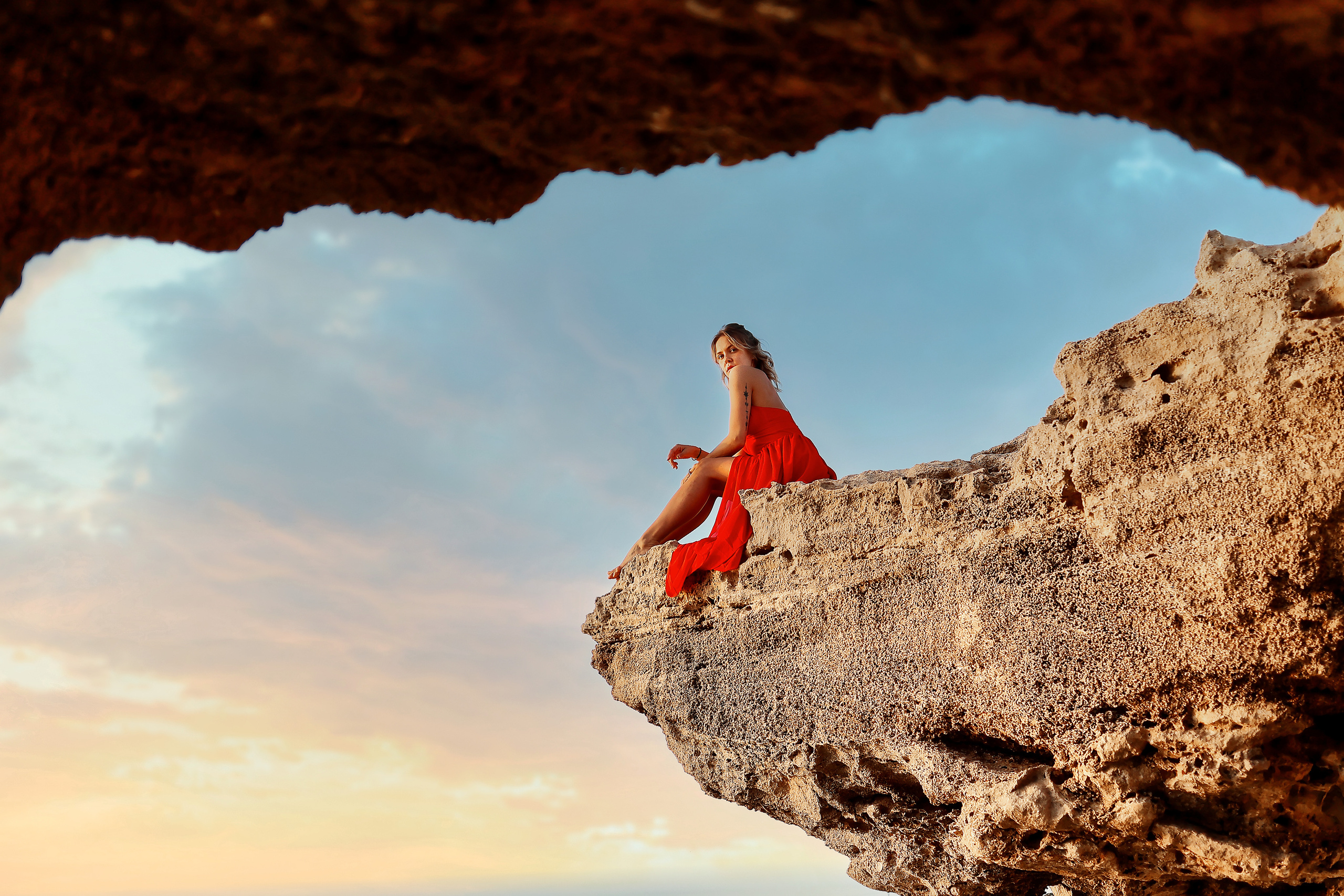 Индивидуальная съемка в красном платье, Айя-Напа. Апрель, 2022