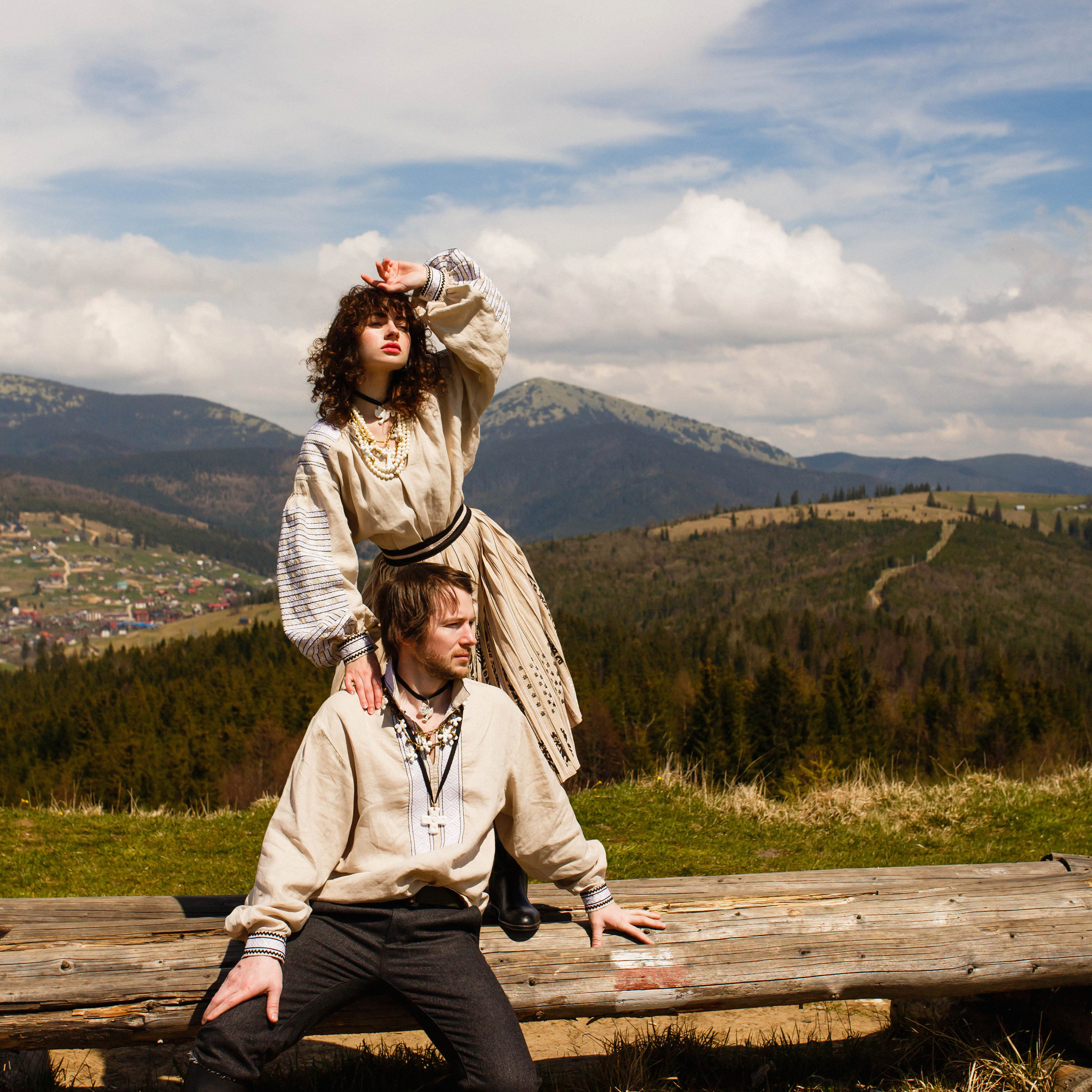 Гуцульське весілля в Карпатах